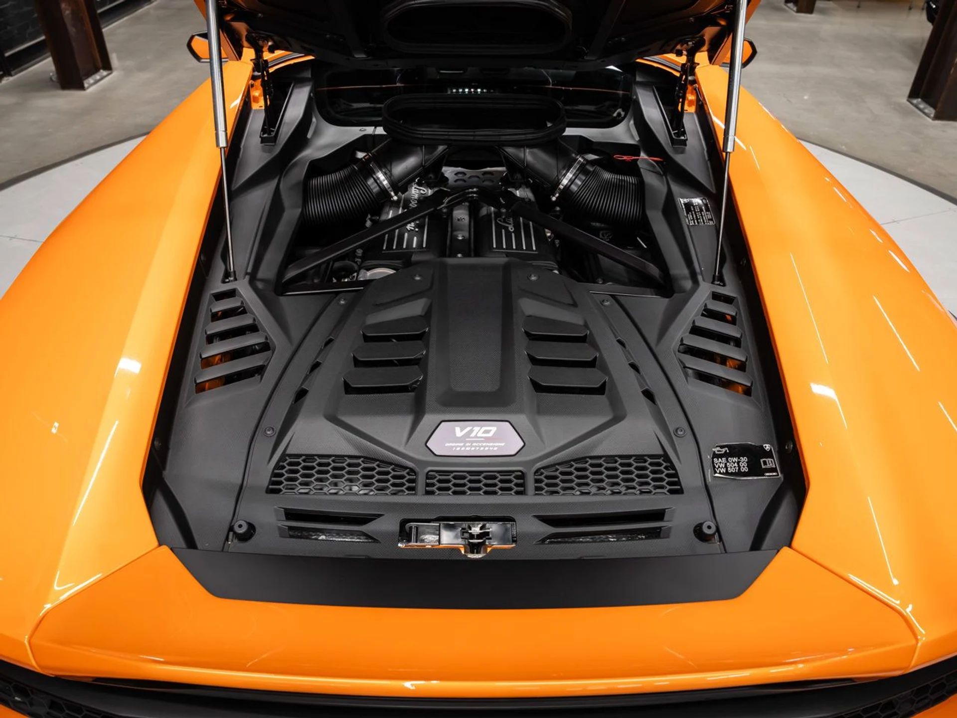 mph083_2884190914_lamborghini_huracan_2023_caec5bb681