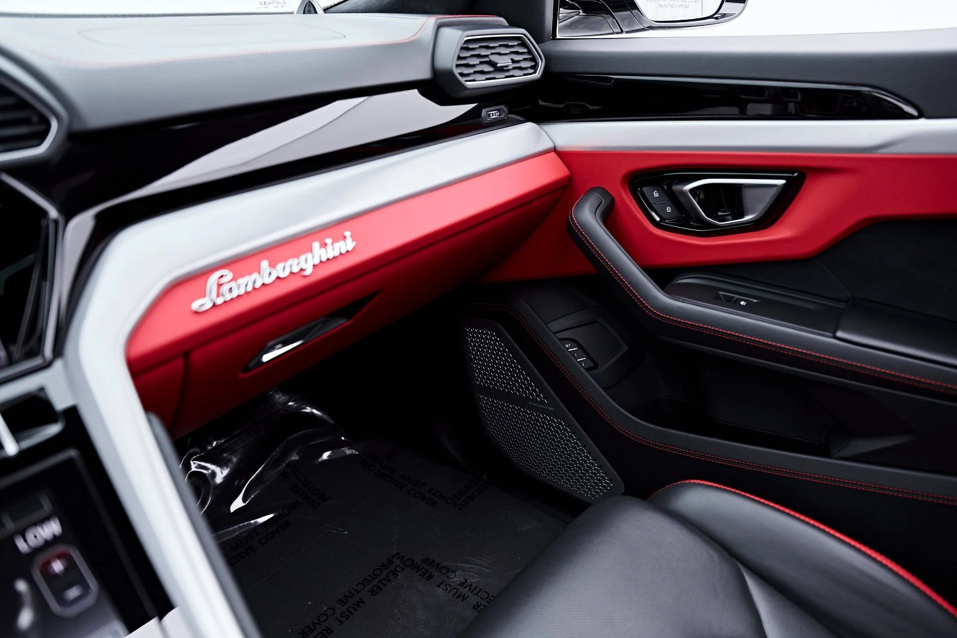 mph083_2948177574_Used_2023_Lamborghini_Urus_S_1784684544_4a6f659d32
