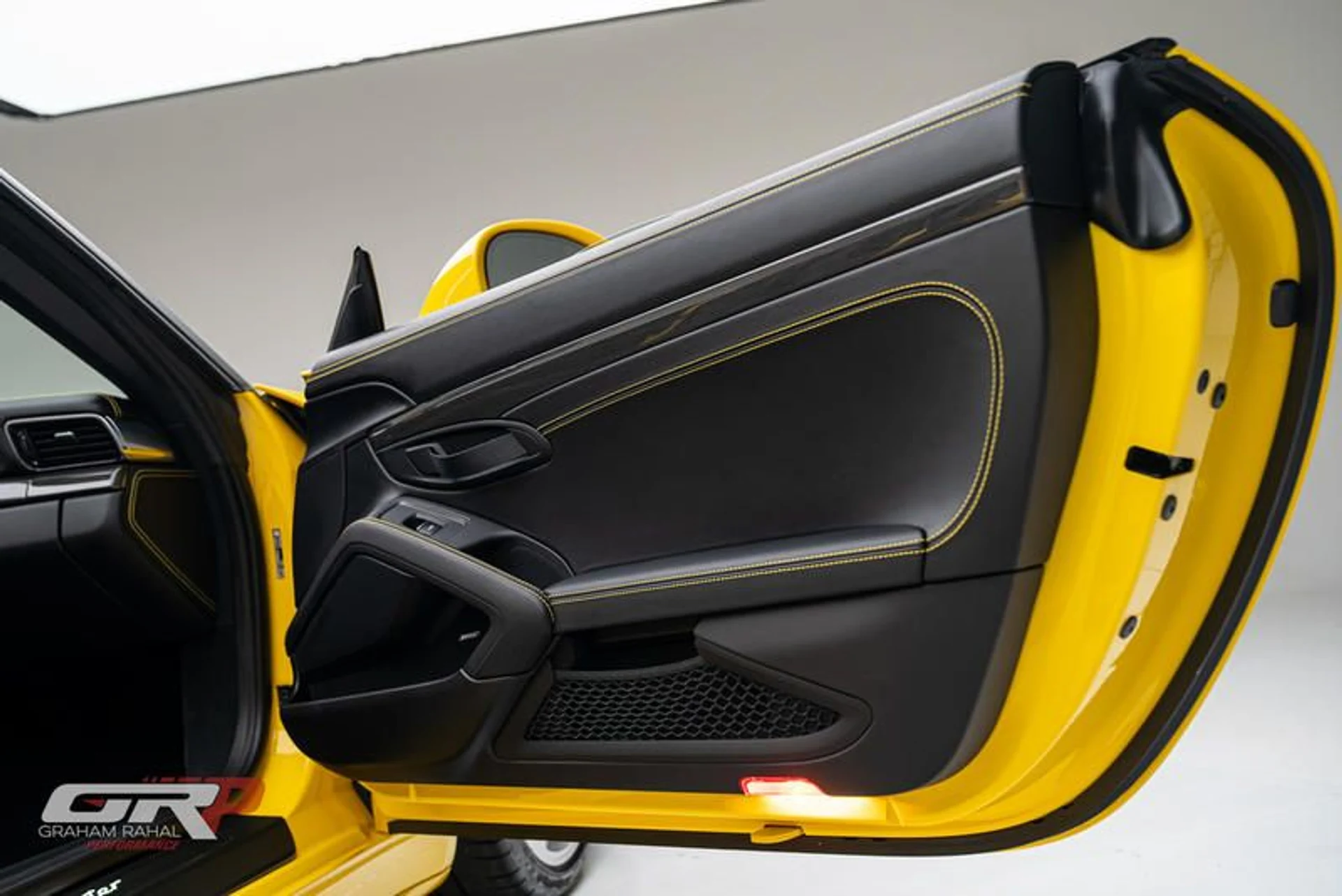 mph083_2972945027_6_EC_83_A00_0073_44_F5_AA_6_A_CA_8627_B30_C9_A_7d81ae1a70