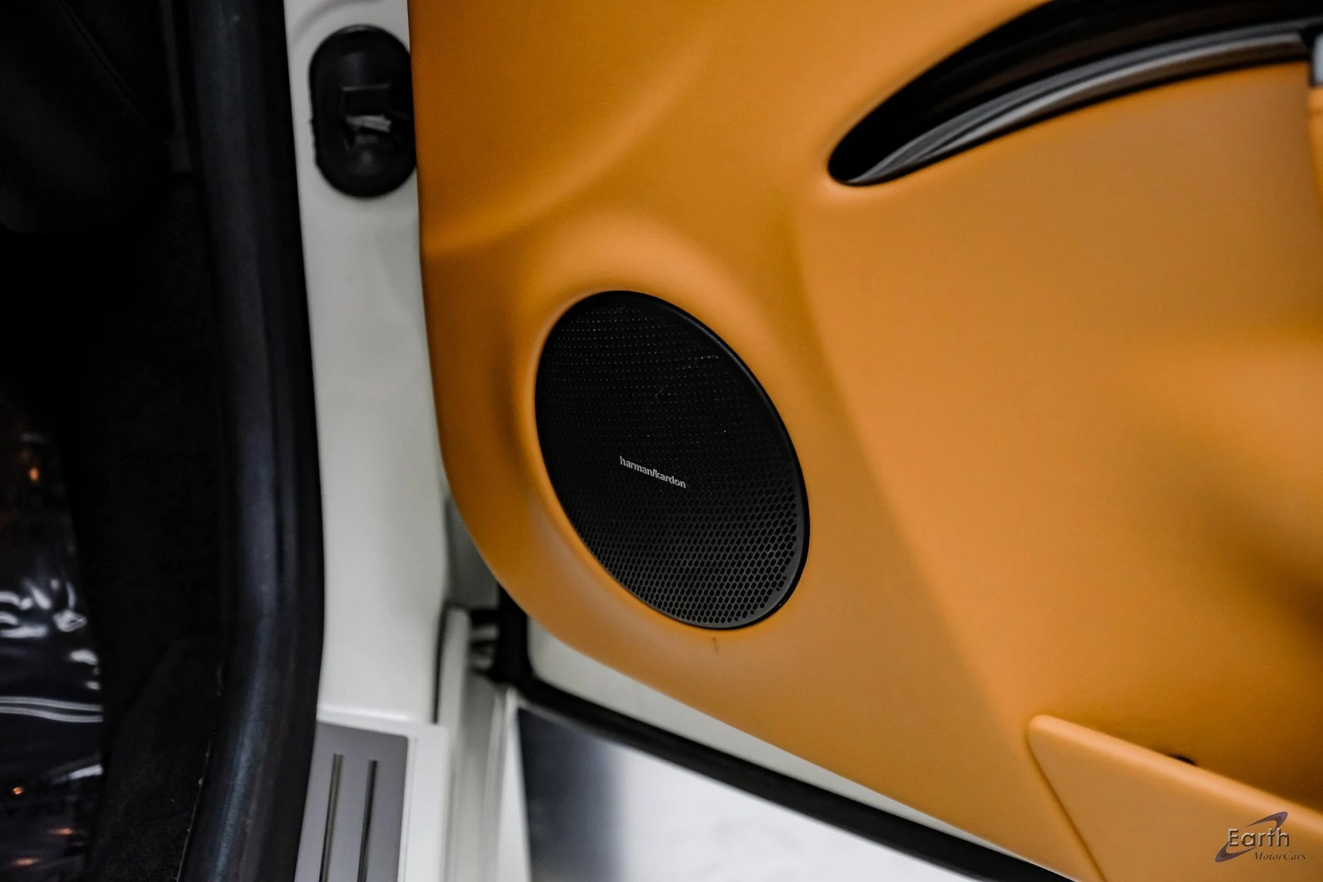 mph083_2988222686_44c903ba0ba0d3308491fc65243fa857x_d86ba12816