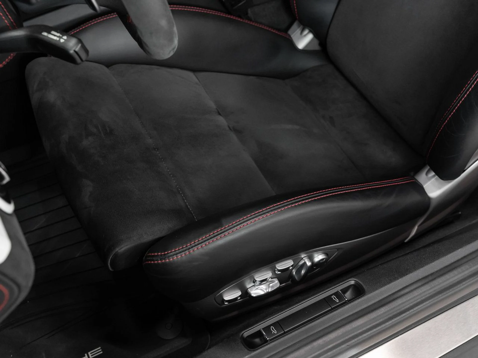 mph083_3066340936_porsche_911_2015_24008f010c