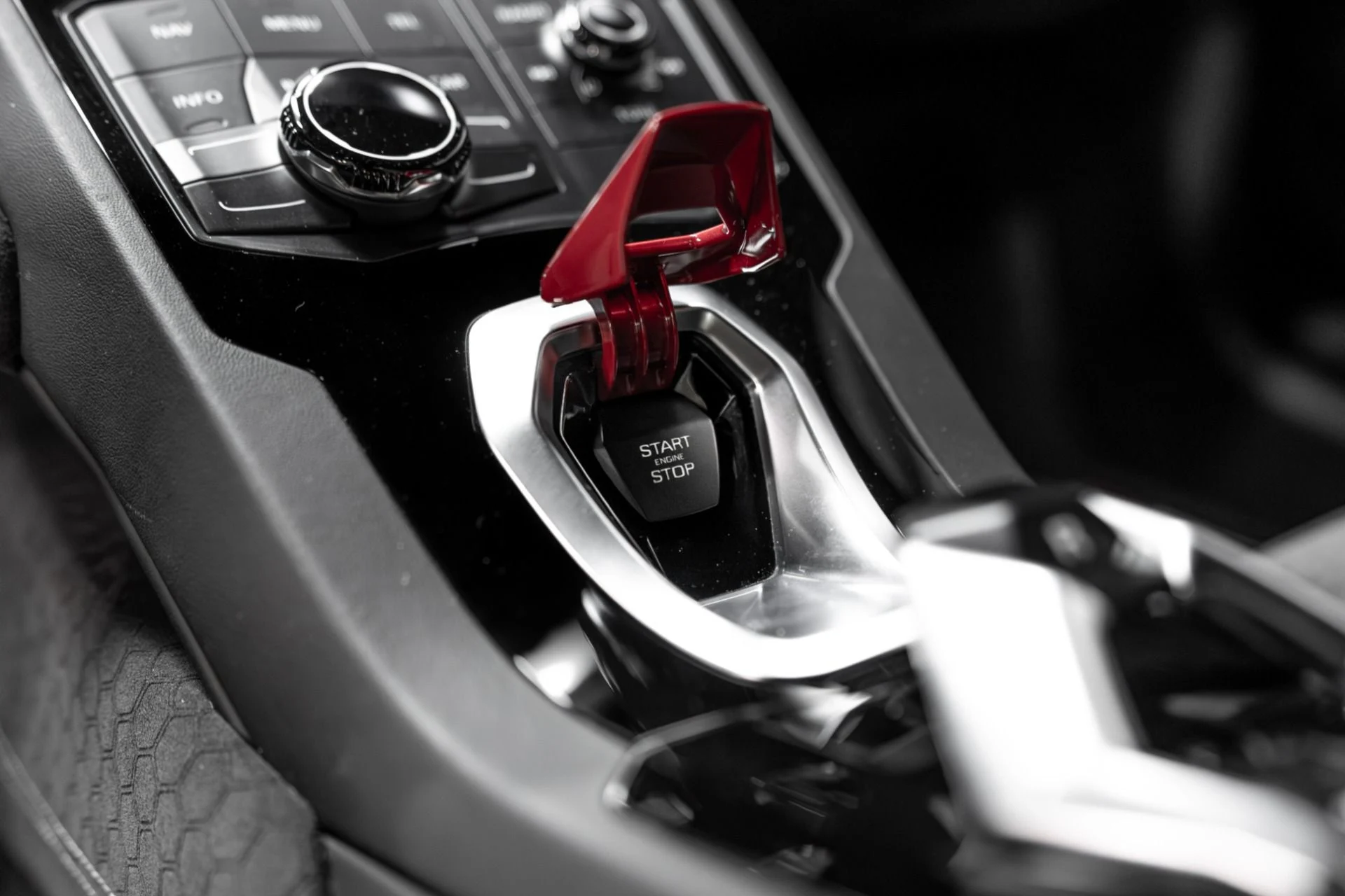 mph083_3168612060_Used_2017_Lamborghini_Huracan_1765410503_82e1f894de