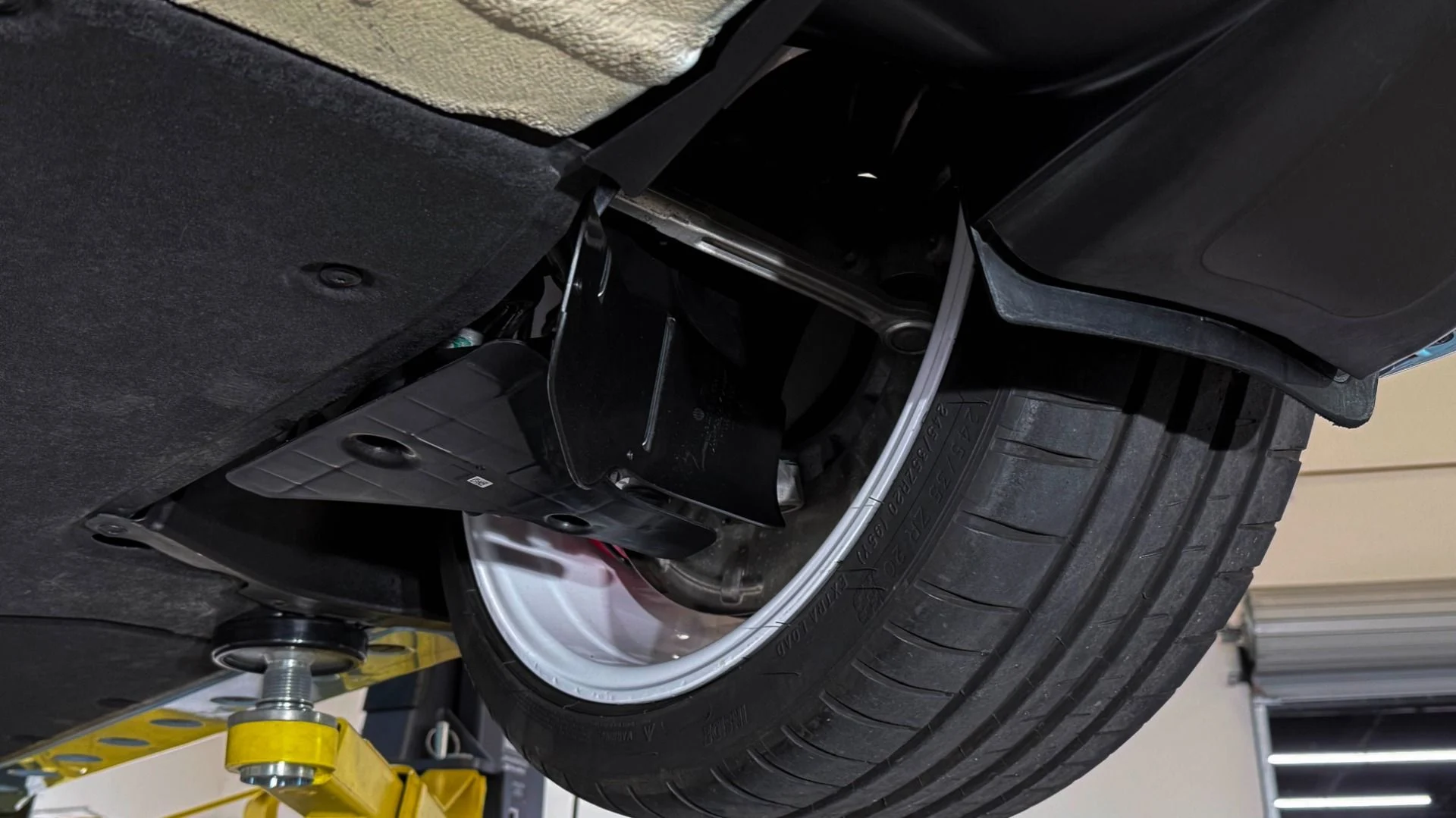 mph083_3276680768_Used_2023_Porsche_911_Targa_4_GTS_1762299534_4c447a2afa