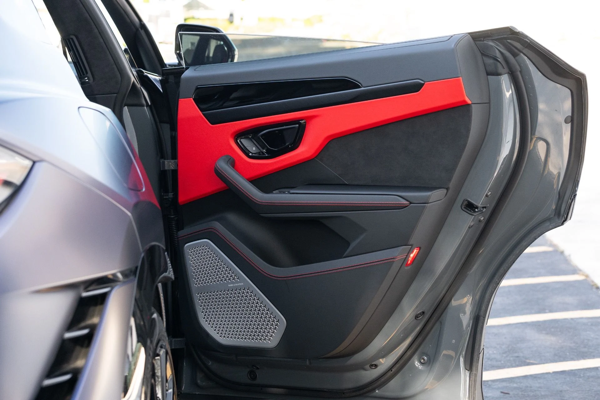mph083_327843574_Used_2024_Lamborghini_Urus_S_1781216022_c1518b93e7