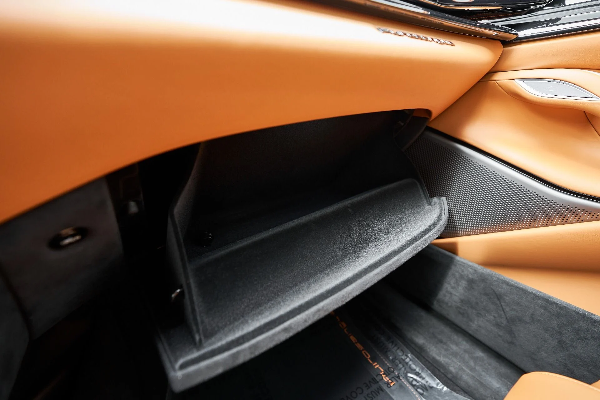 mph083_3354710312_Used_2025_Ferrari_Purosangue_1762993306_5c42f17d97