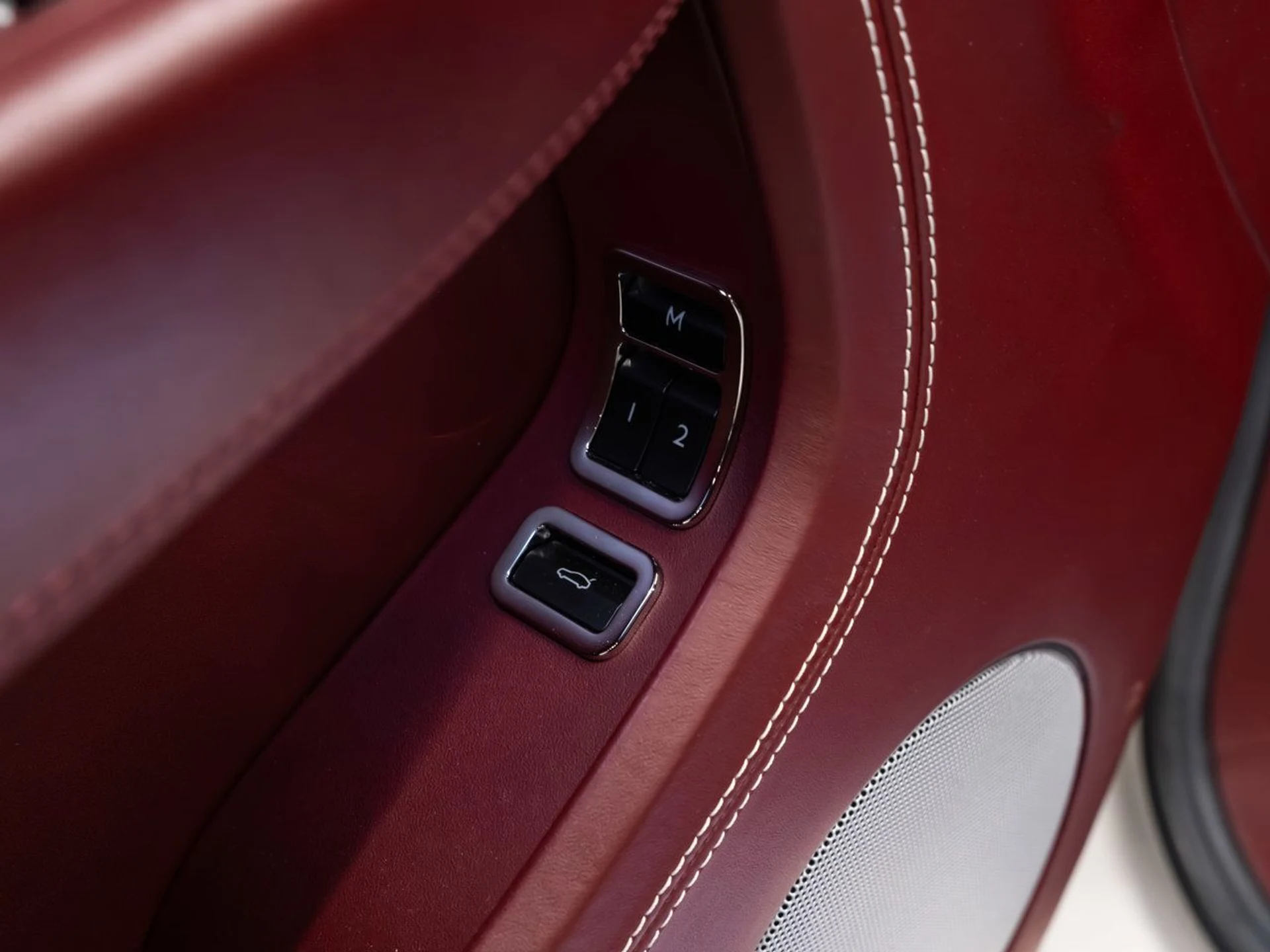 mph083_3415735994_bentley_continental_2020_049f1e6c3a