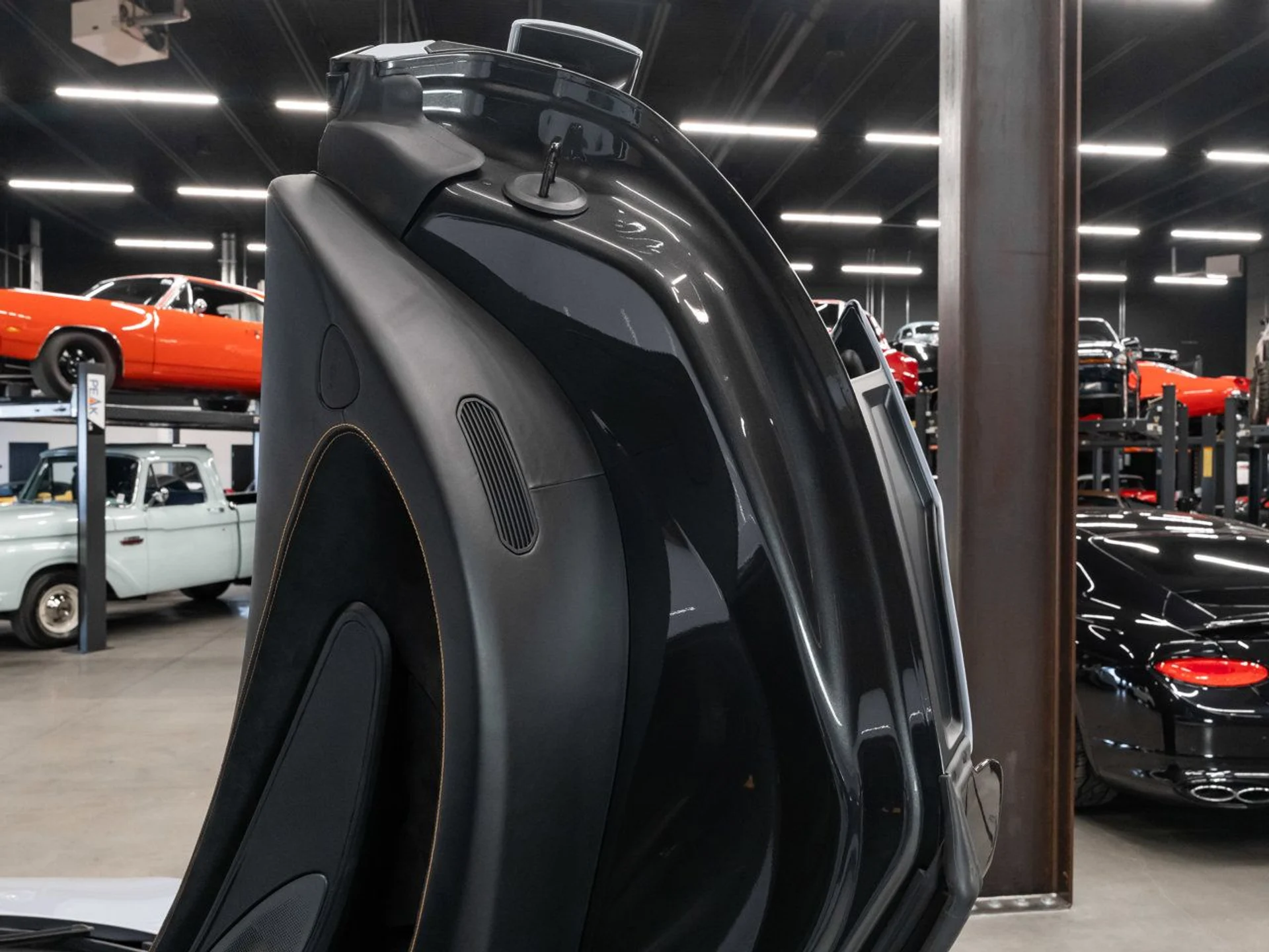 mph083_3429411146_mclaren_570s_2017_e1416e1a20