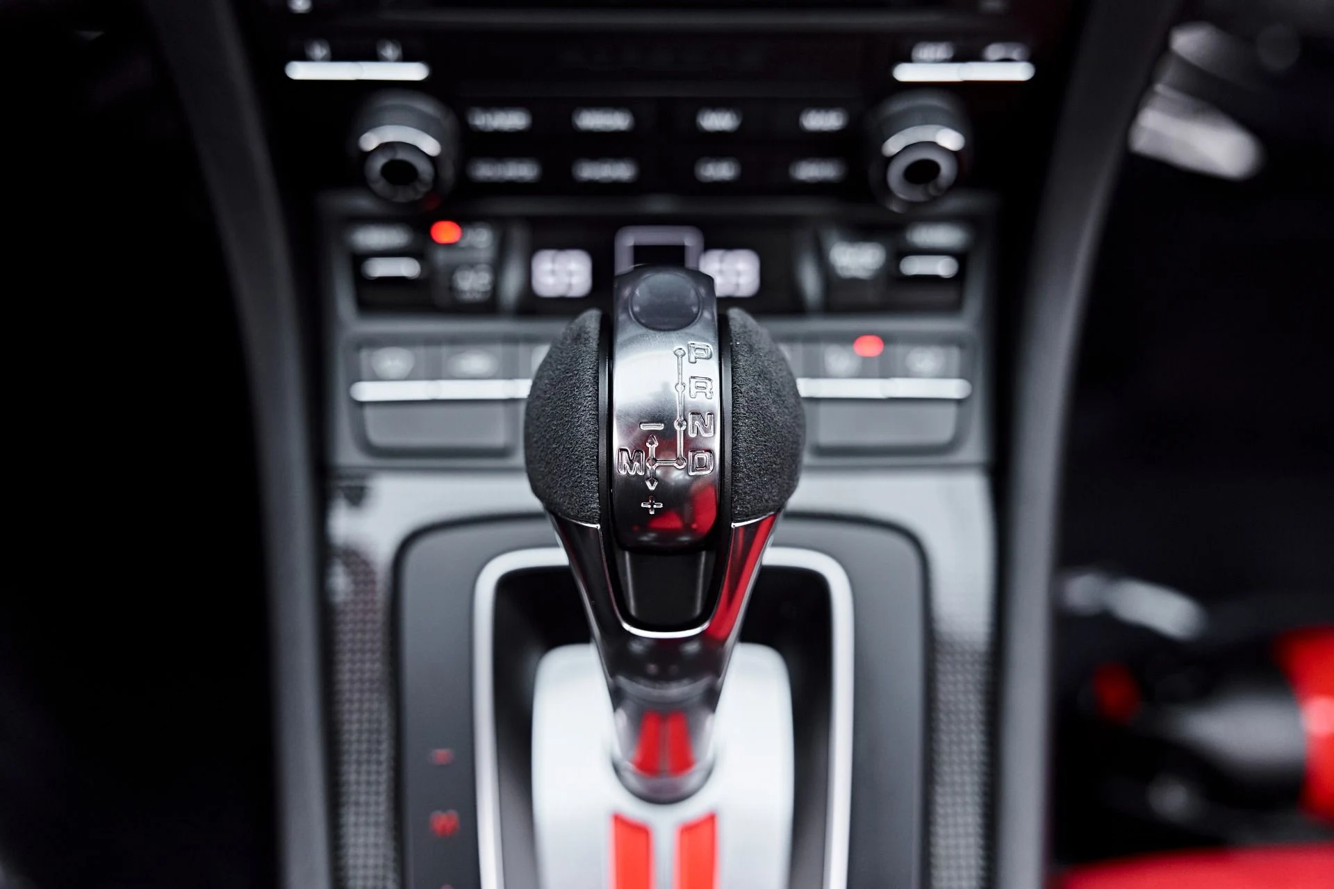 mph083_3475827987_Used_2019_Porsche_911_GT_2_RS_1788559332_3f651a4c8b
