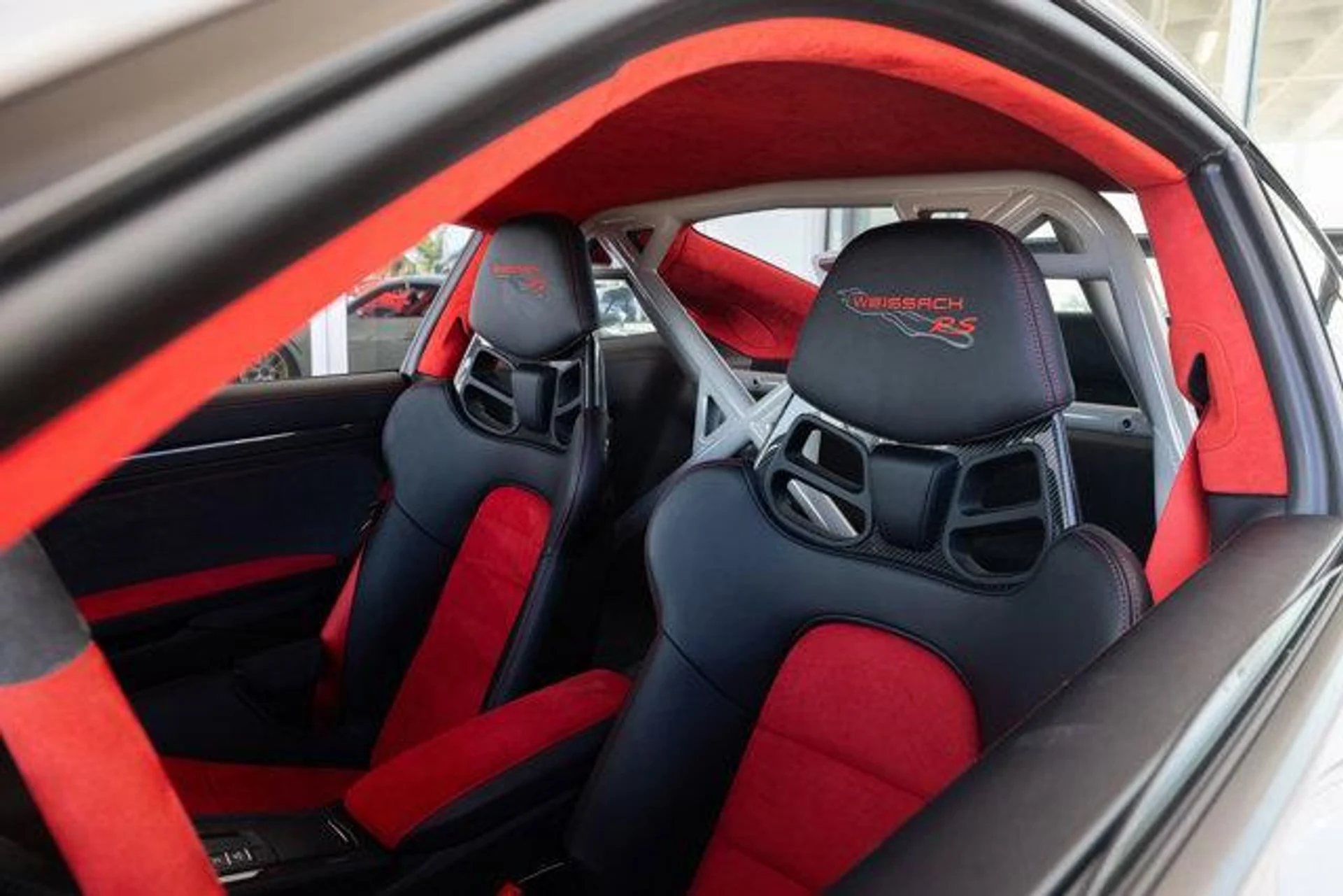 mph083_3645437660_AVPRV_8w_N_He58_I3_Ayqn76e_IHL_E_a956f980ca