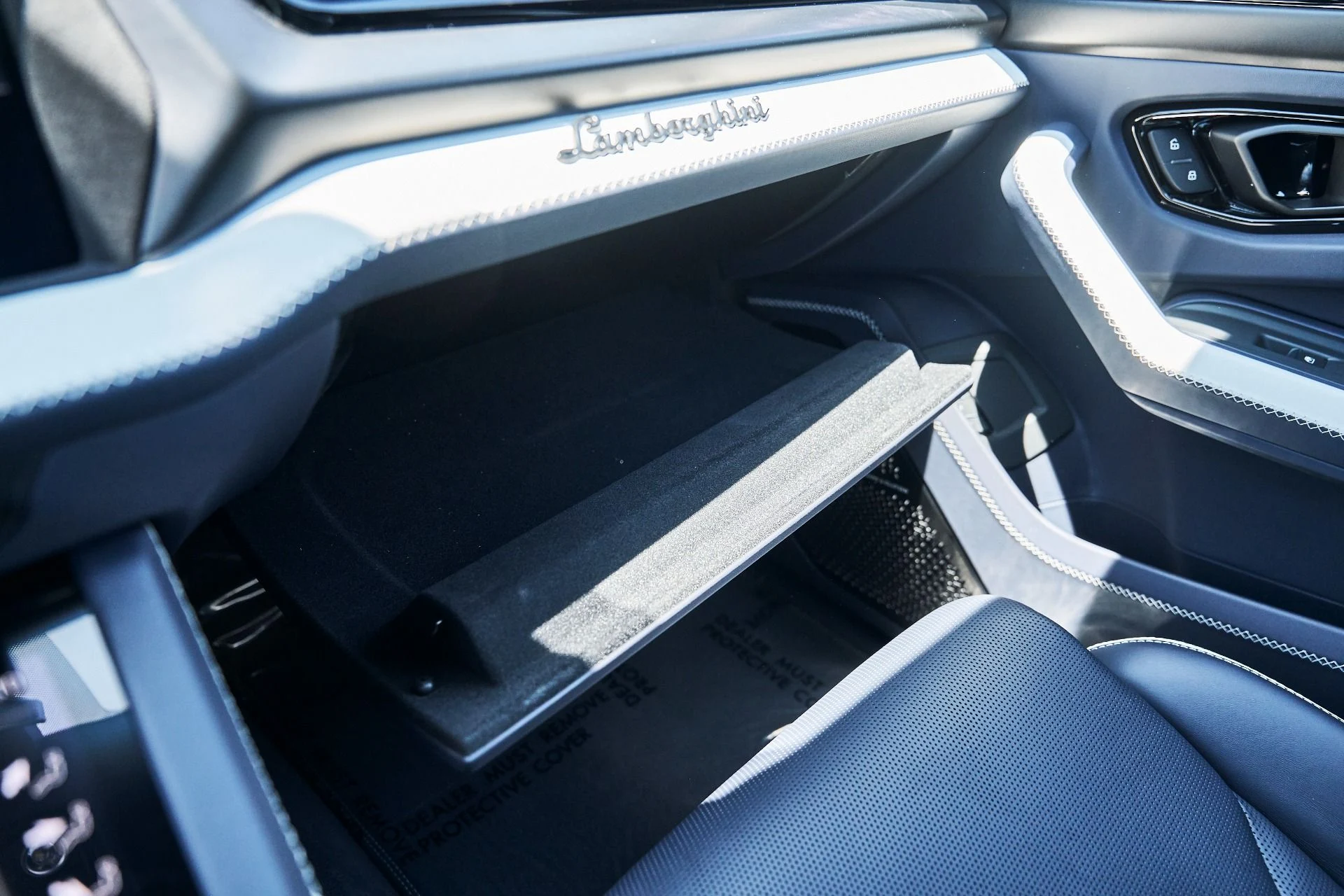 mph083_3653212288_Used_2025_Lamborghini_Urus_SE_1780417886_de30f42c37