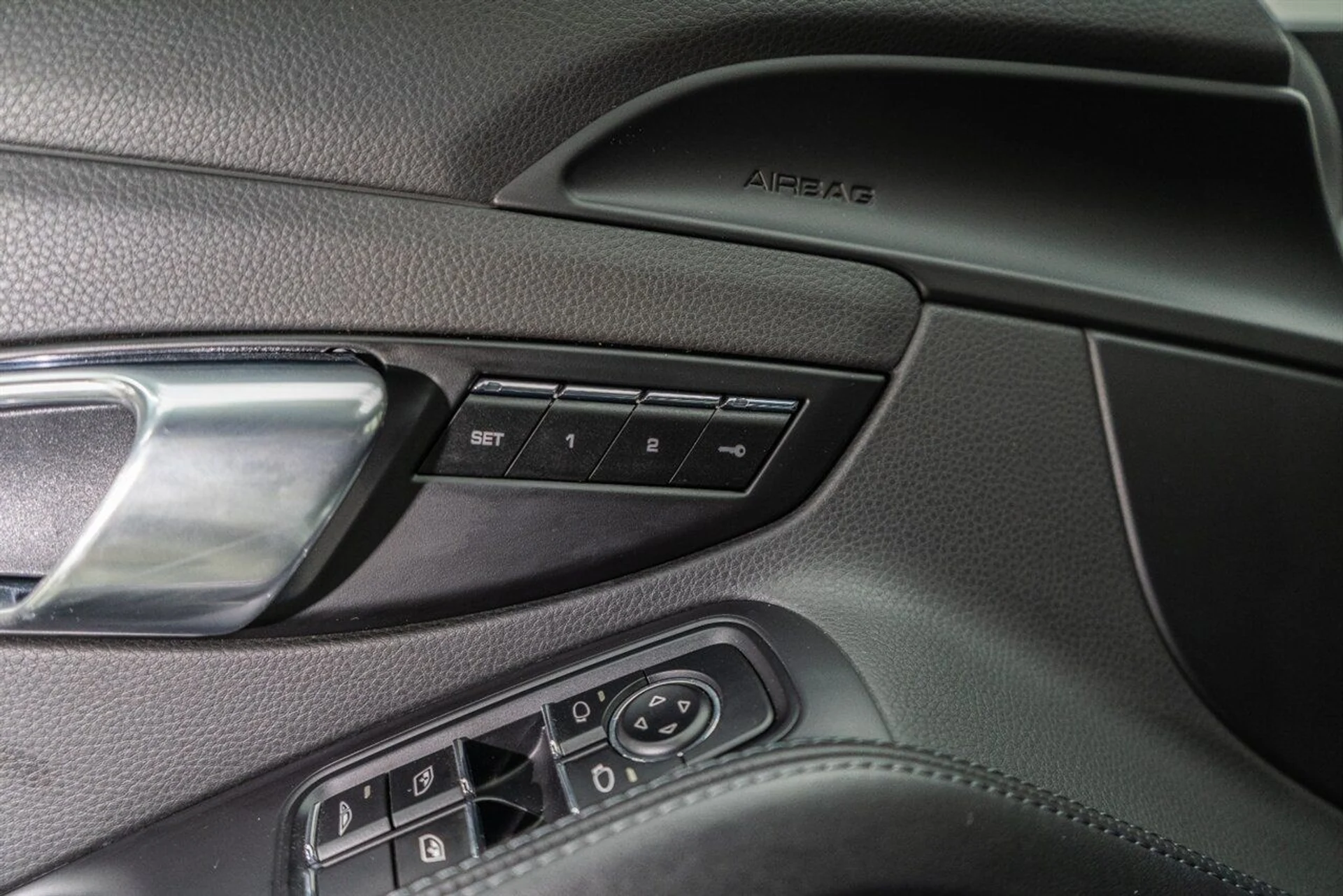 mph083_3708870424_0cfb5cd9a7_1280_e814deb13f