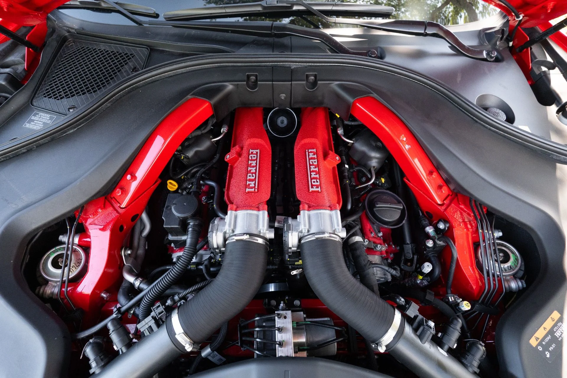 mph083_3727379999_Used_2023_Ferrari_Portofino_M_1778867295_55423653a8