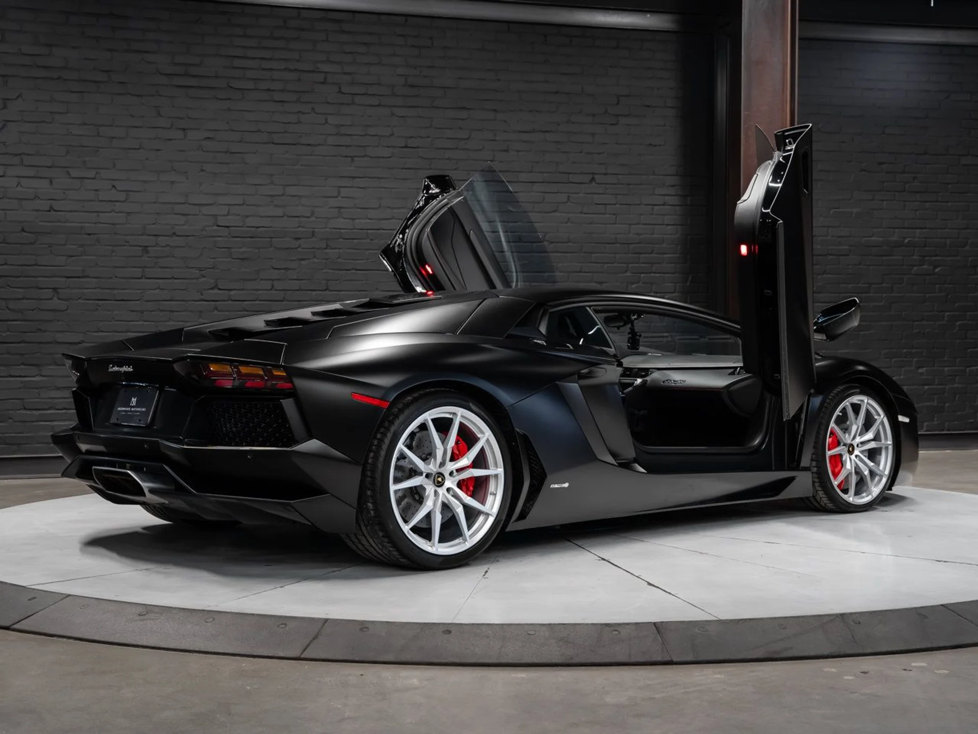 mph083_3744448691_lamborghini_aventador_2017_1065b995ce