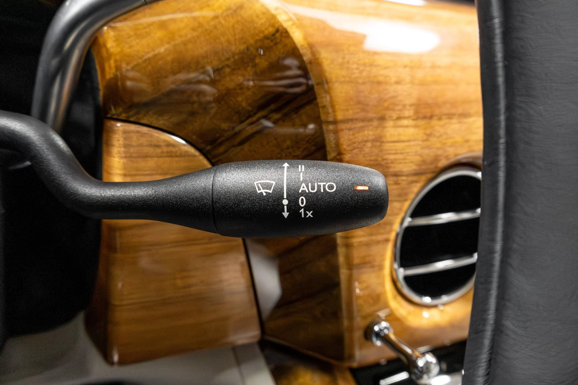 mph083_3816258320_Used_2019_Rolls_Royce_Phantom_1770350910_f1233c622a