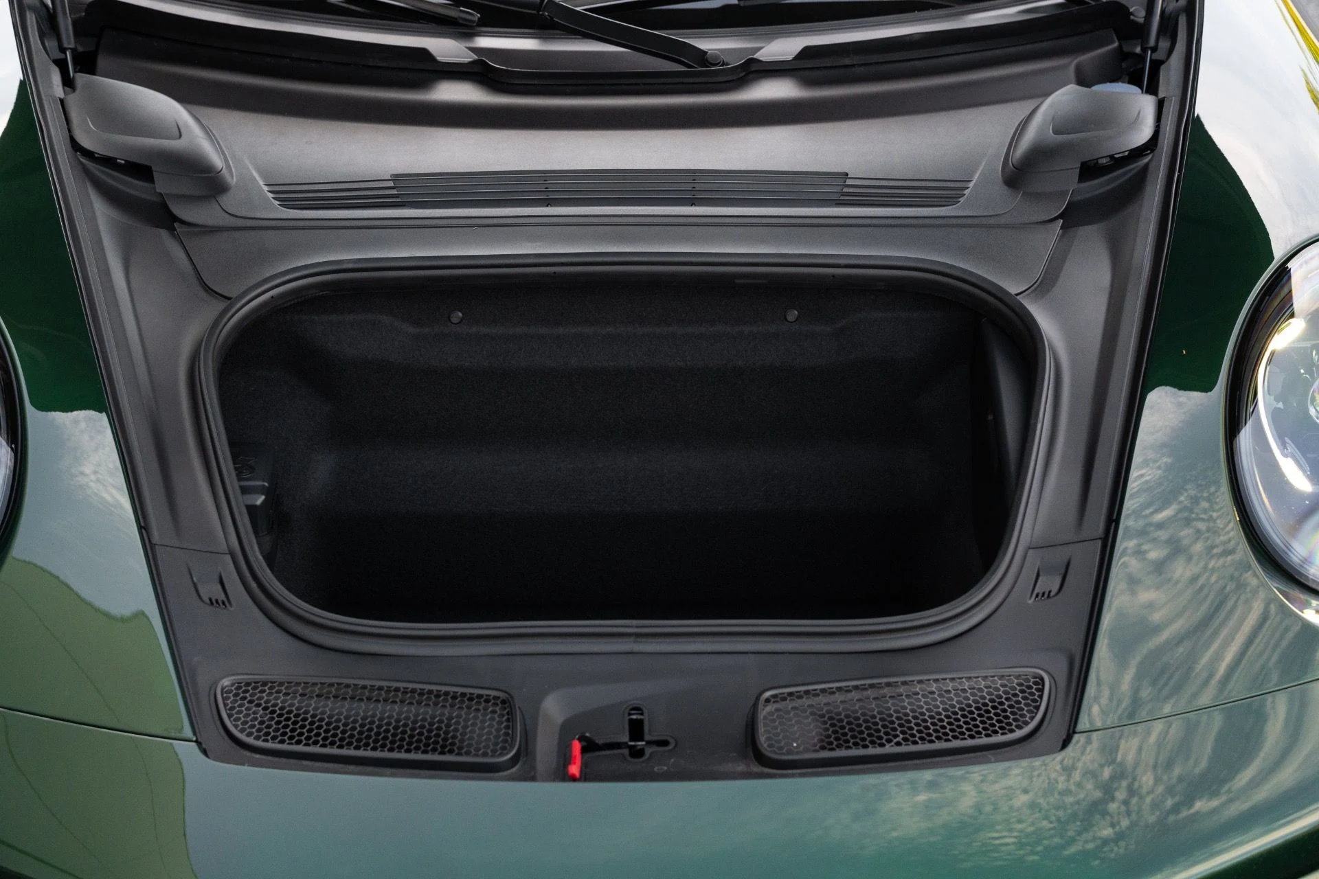 mph083_3862604694_Used_2026_Porsche_911_GT_3_Touring_1770143984_e82e189f68