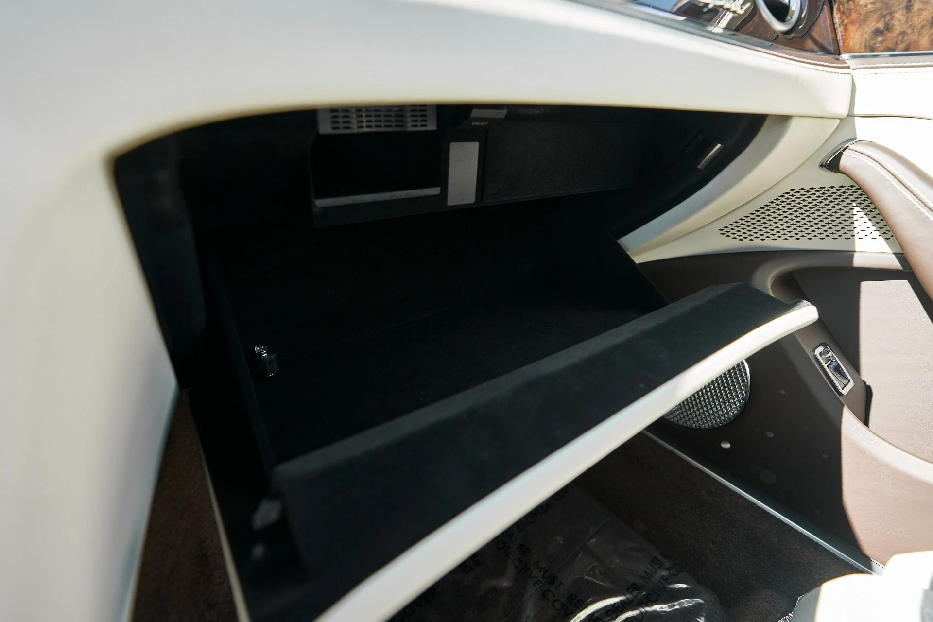 mph083_3968253826_Used_2025_Bentley_Flying_Spur_Speed_1762569306_0b60bd2b2e