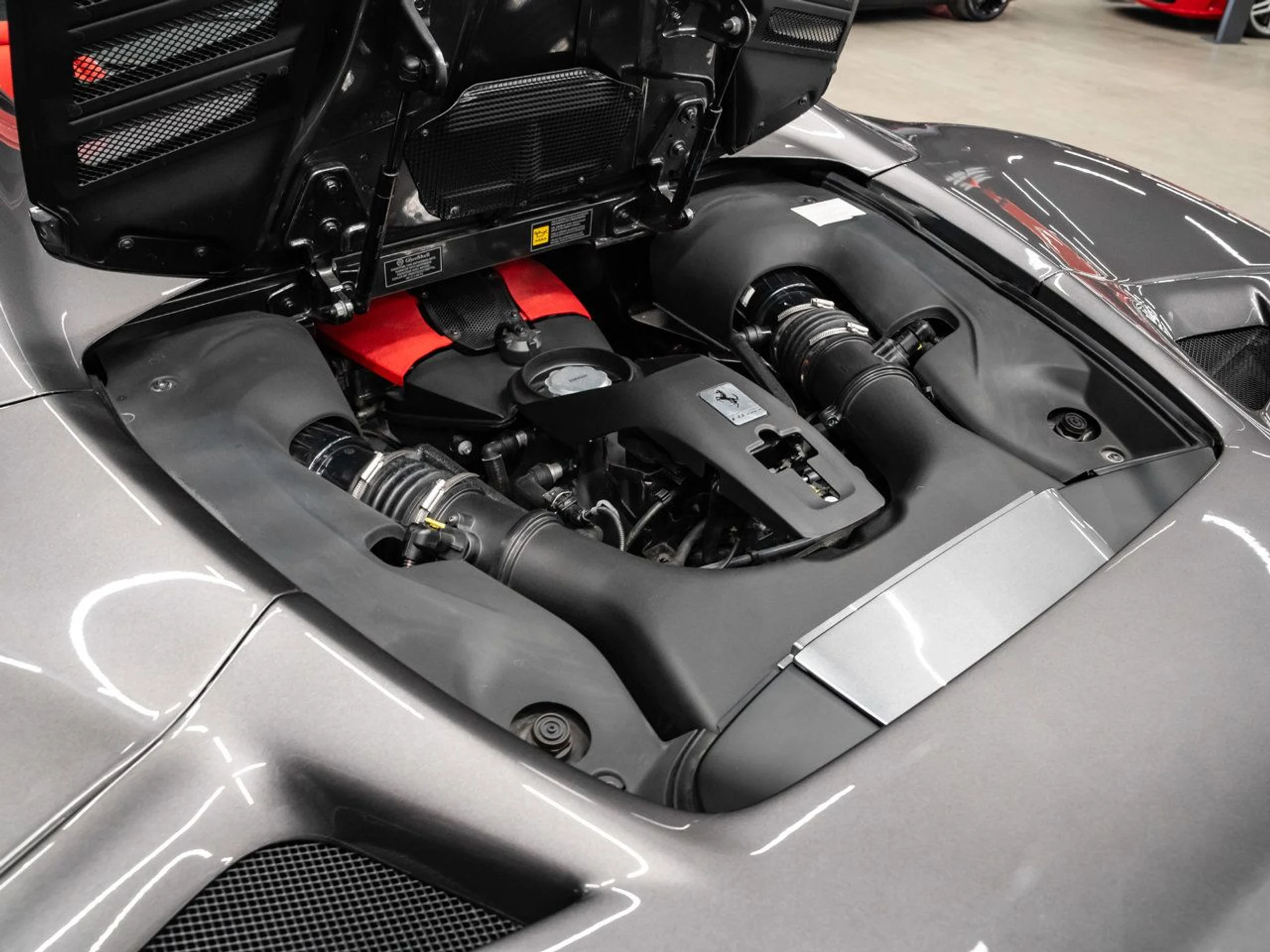 mph083_4115389222_ferrari_f8_spider_2021_ccd059b21c