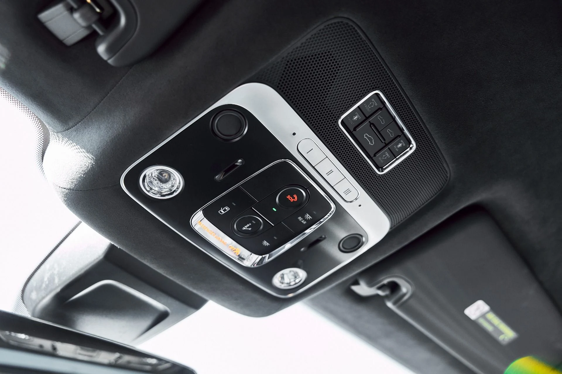 mph083_4247337409_Used_2023_Bentley_Flying_Spur_V8_1773280789_6b353fa481