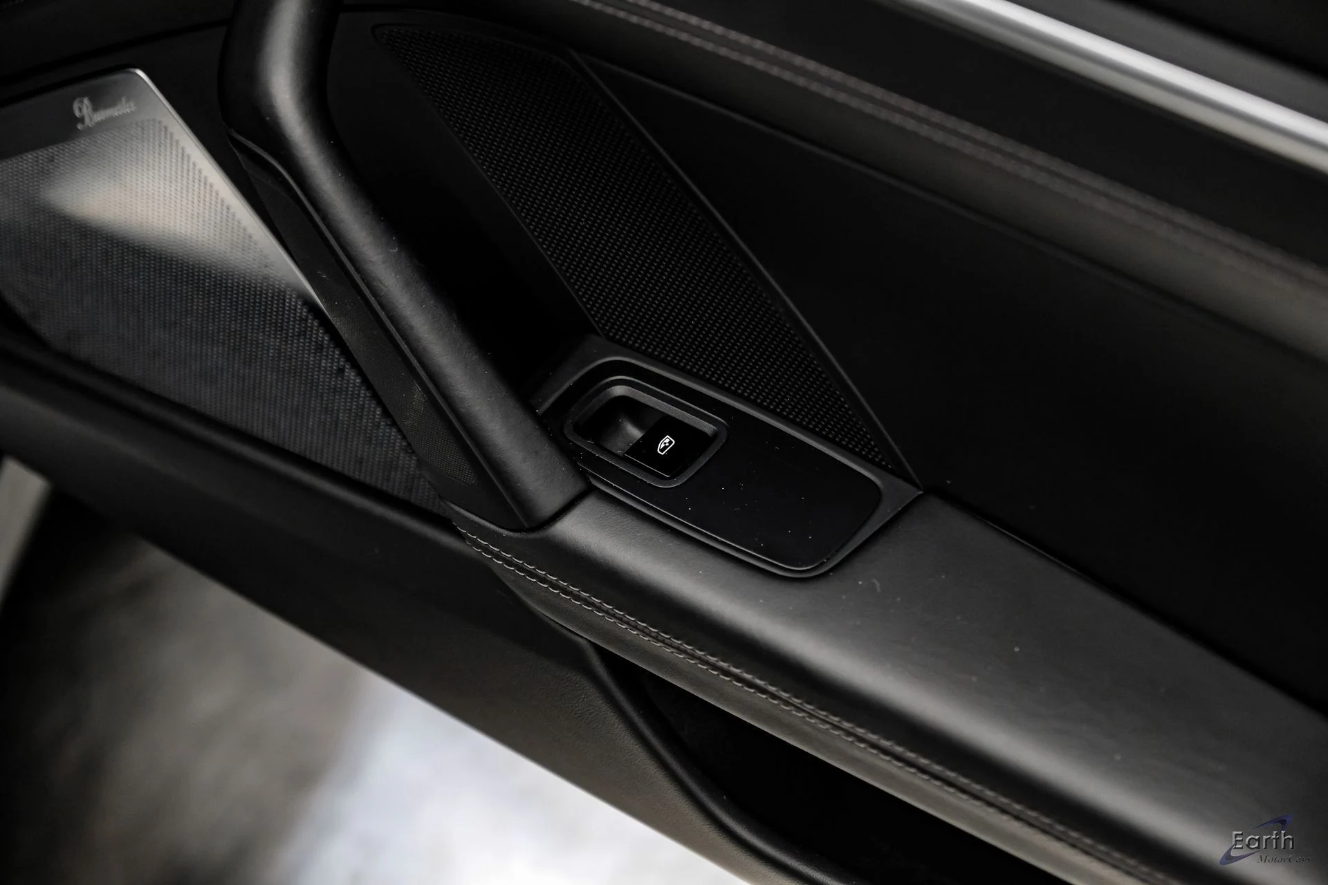 mph083_604625405_f81fbc642ad893473c3447975b6ca51fx_a349e6f493