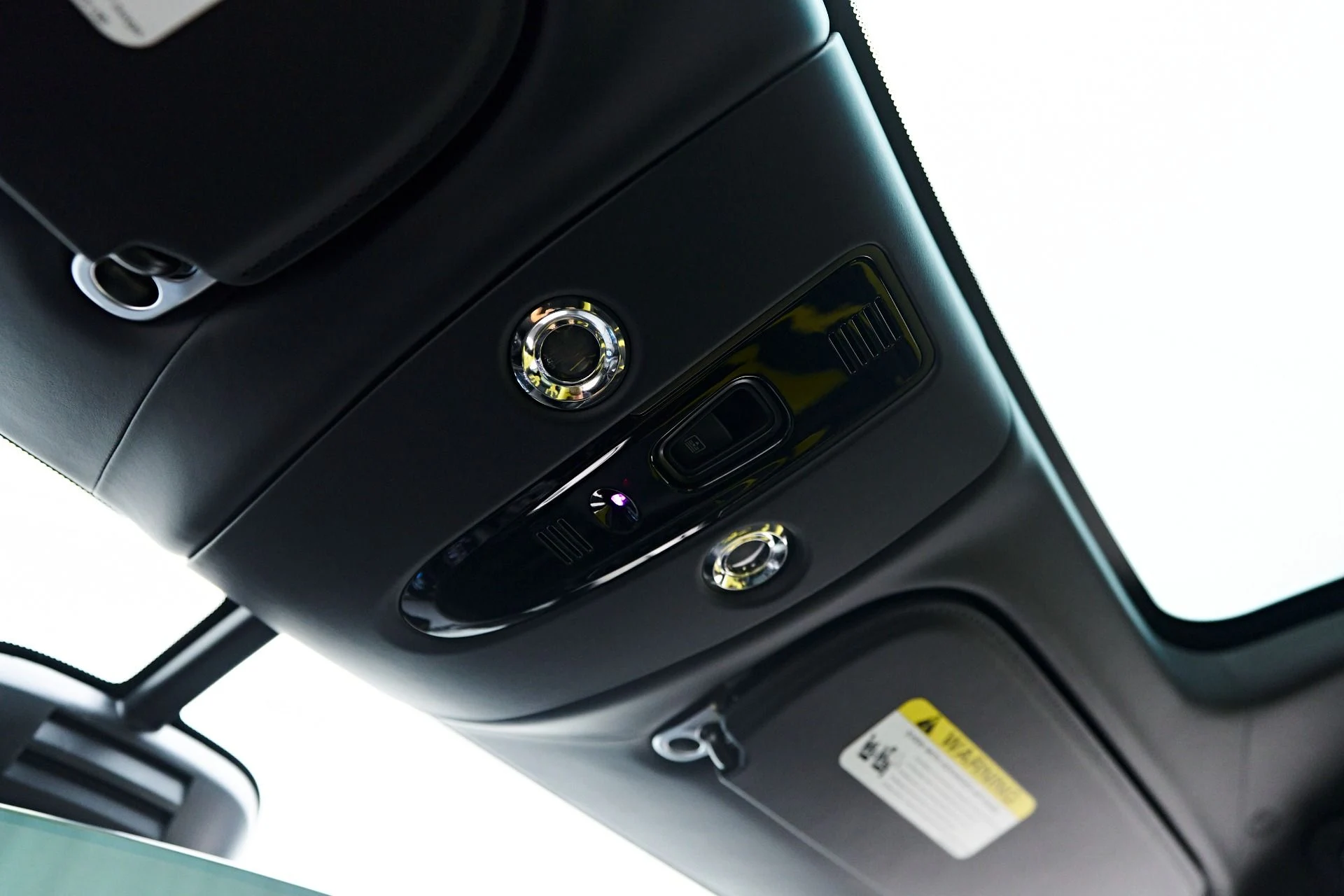 mph083_645553926_Used_2024_Aston_Martin_DBX_707_1753235896_475a646c79