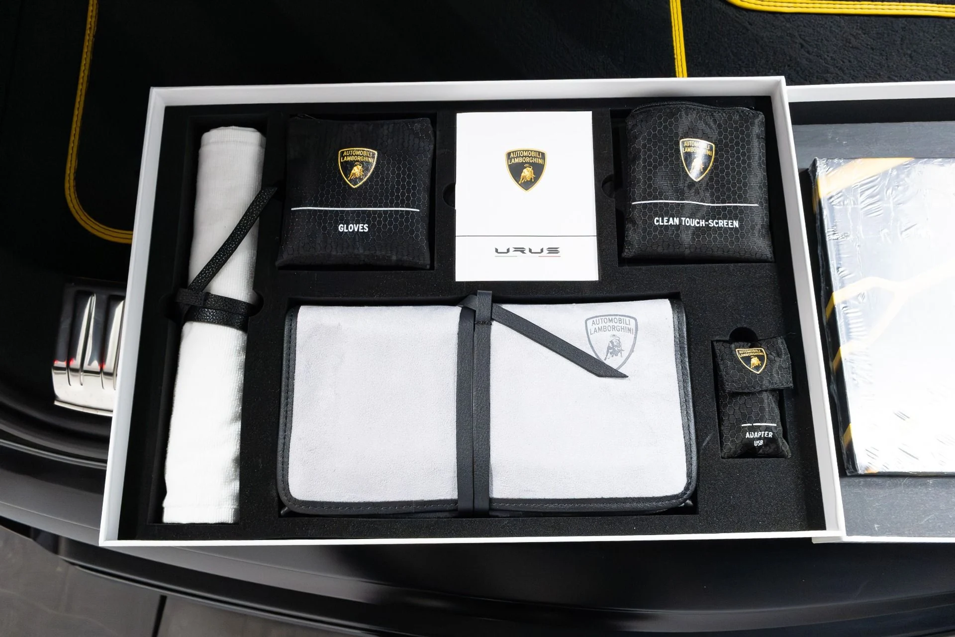 mph083_680229390_Used_2022_Lamborghini_Urus_Graphite_Capsule_1775757245_14993337ba