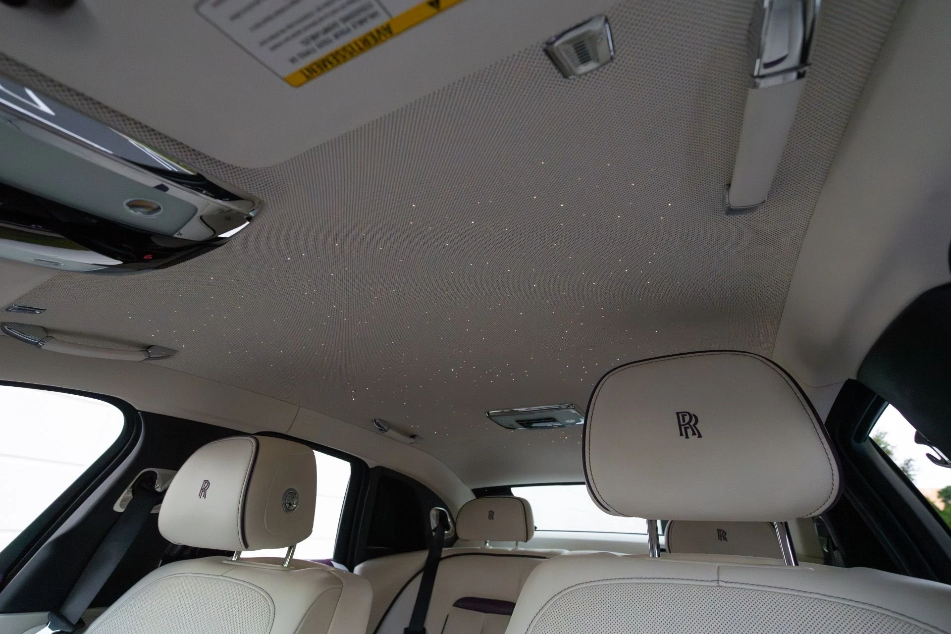 mph083_83247984_Used_2021_Rolls_Royce_Ghost_1762913749_2dbff28f0c