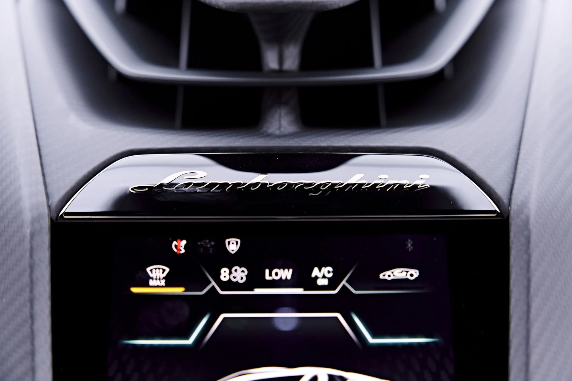 mph083_88664825_Used_2025_Lamborghini_Revuelto_Base_1782965189_0010c665b8