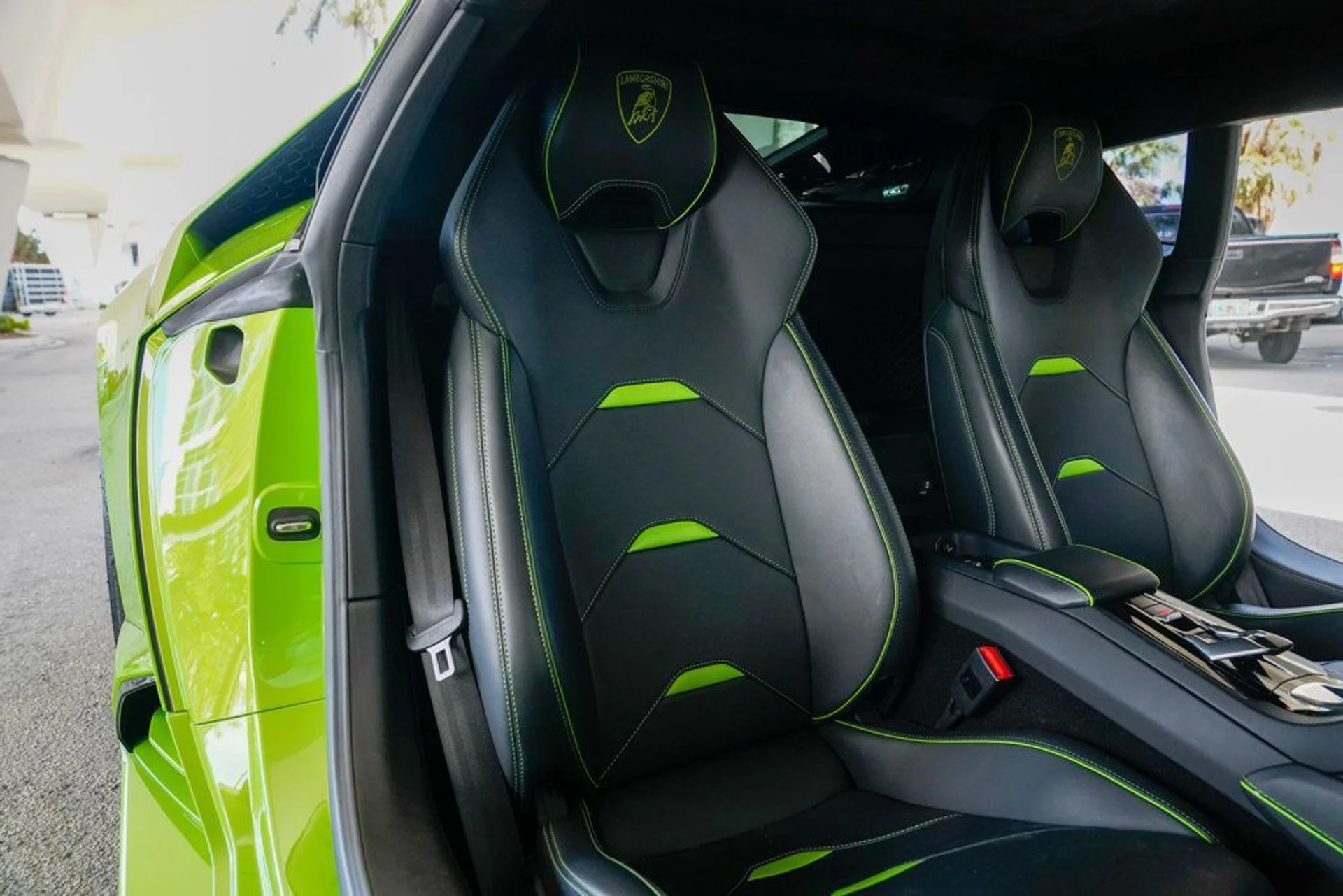 mph083_907152803_used_2020_lamborghini_huracan_evo_coupeawd_14354_22890839_84_1024_e5629ed6d5