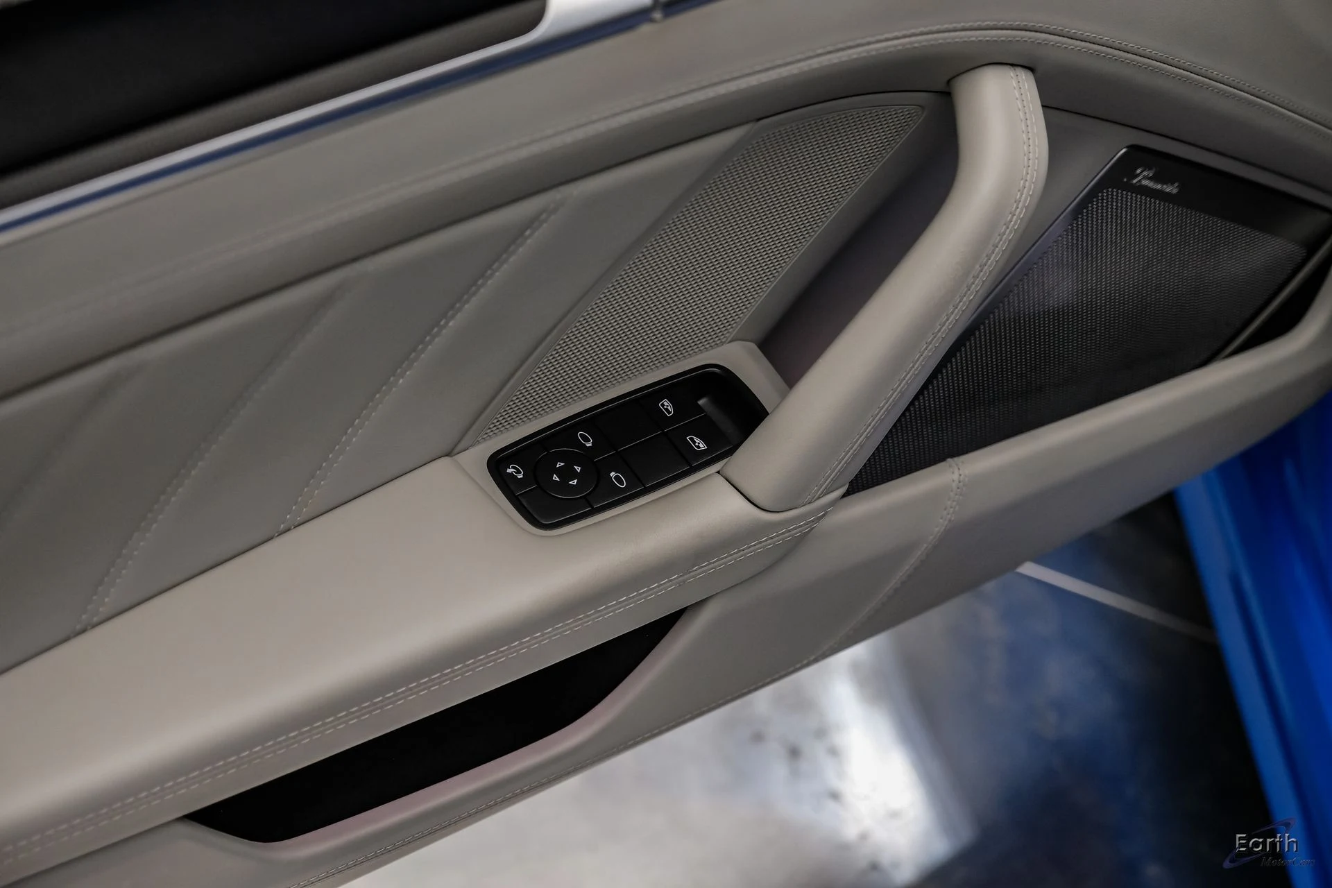 mph084_1123873117_baa15f79e8a9a7e6a48c83ab3be301ccx_e492d61ddf