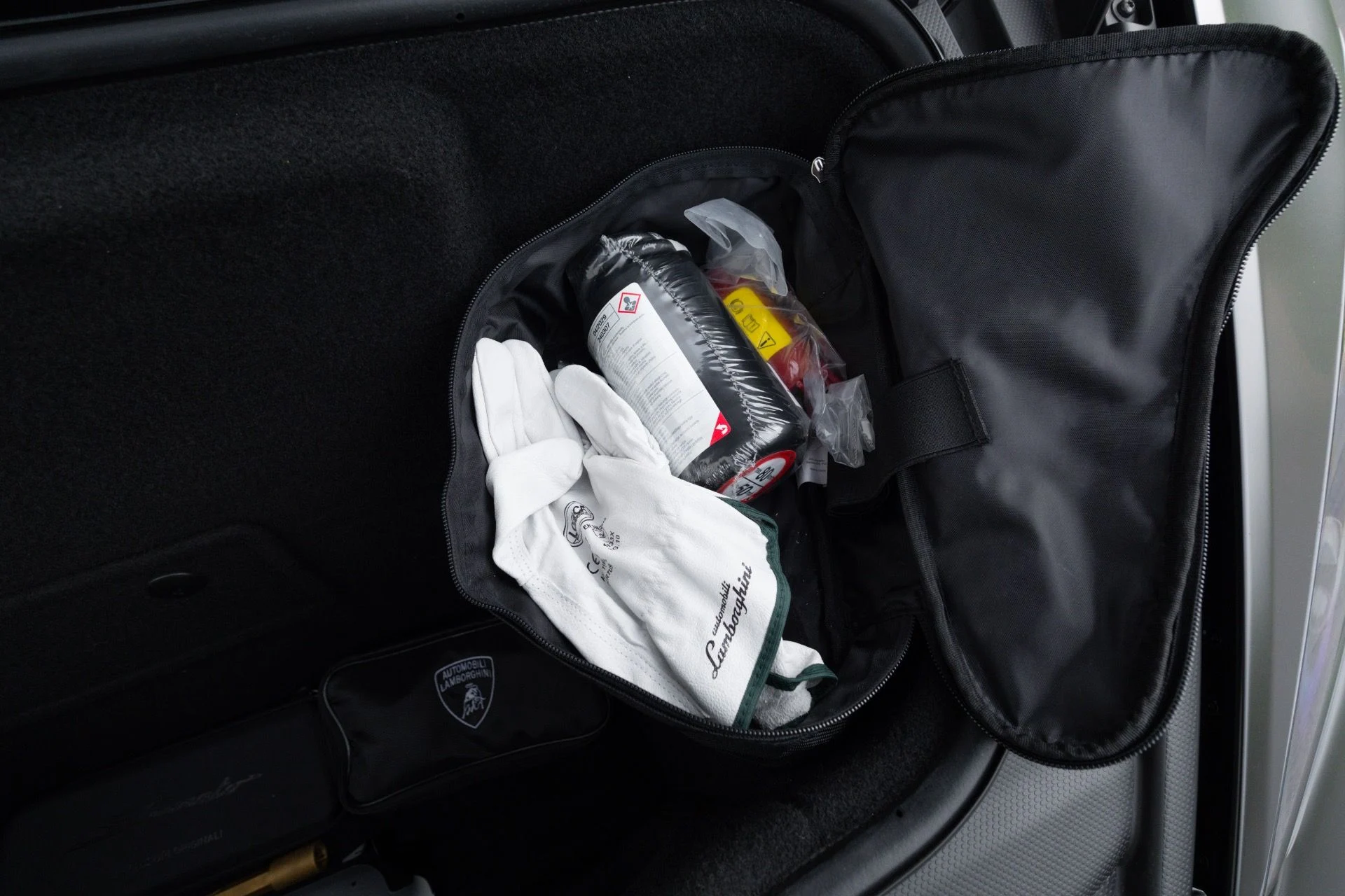 mph084_1239069964_Used_2024_Lamborghini_Huracan_Sterrato_1775279109_0c4a198e52