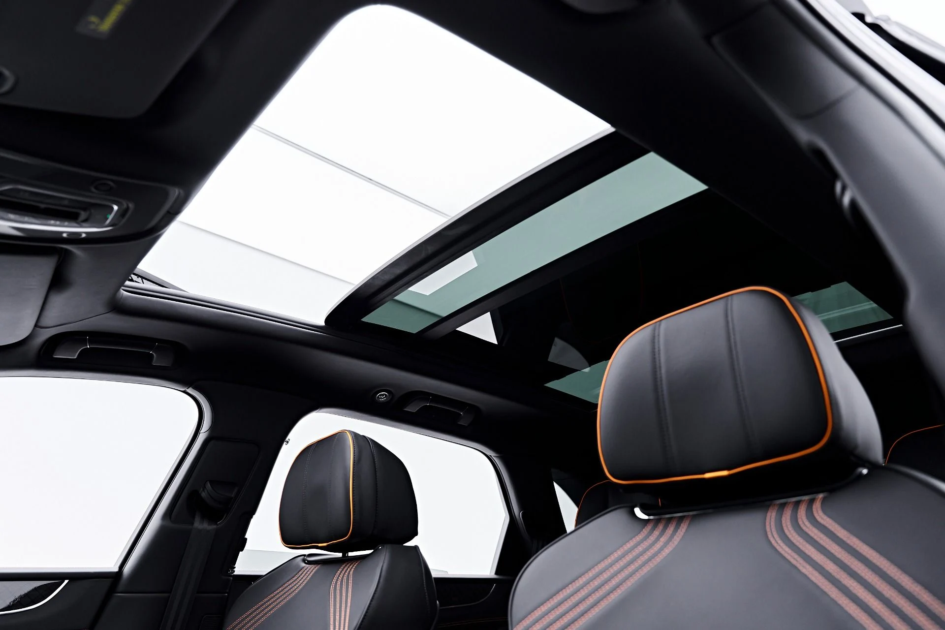 mph084_1298397492_Used_2025_Bentley_Bentayga_S_Black_Edition_1790644367_3e78e95c61