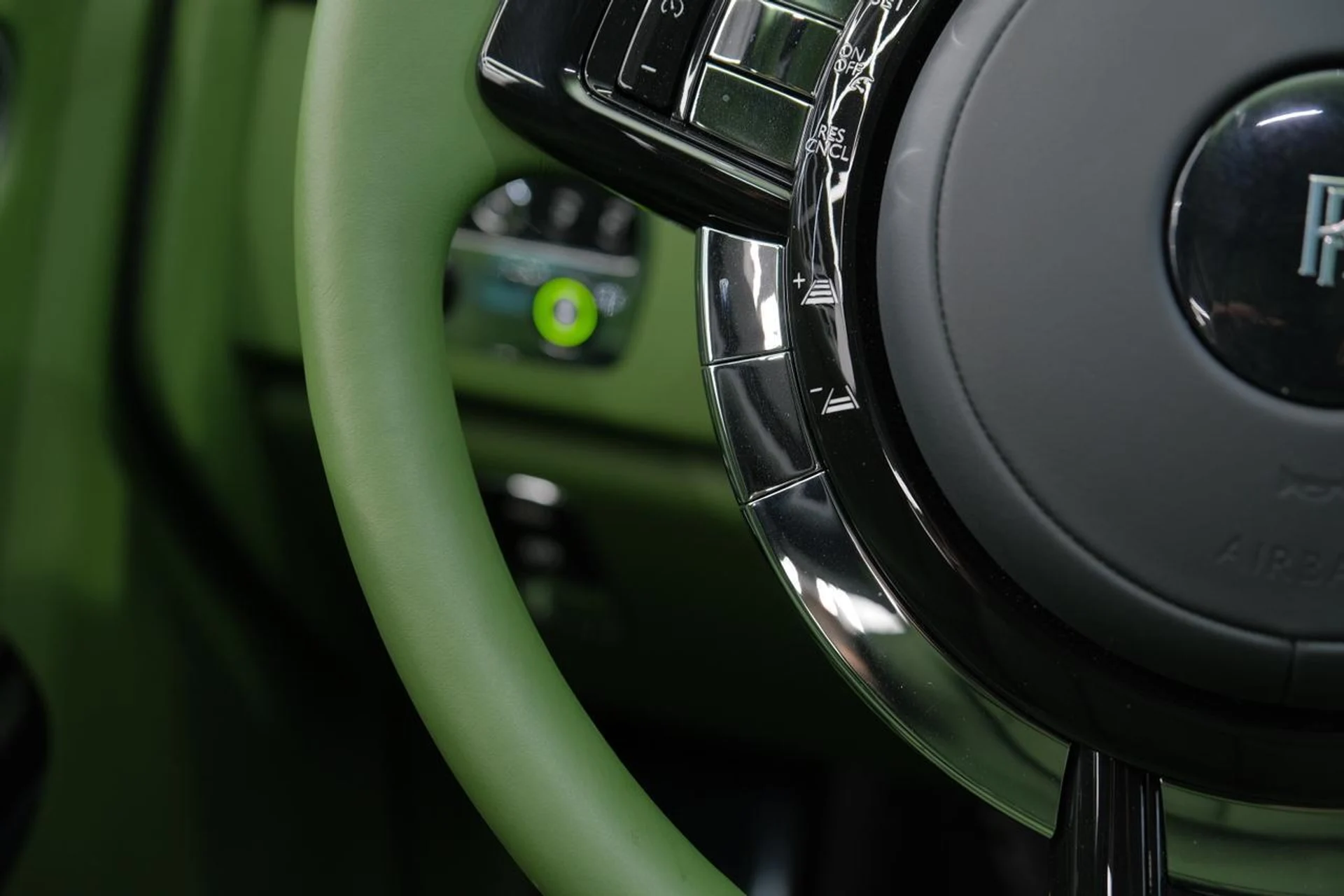 mph084_132847837_d7f8f30dfe6a9cba1433471c4aaf2a39_902f85d4b3