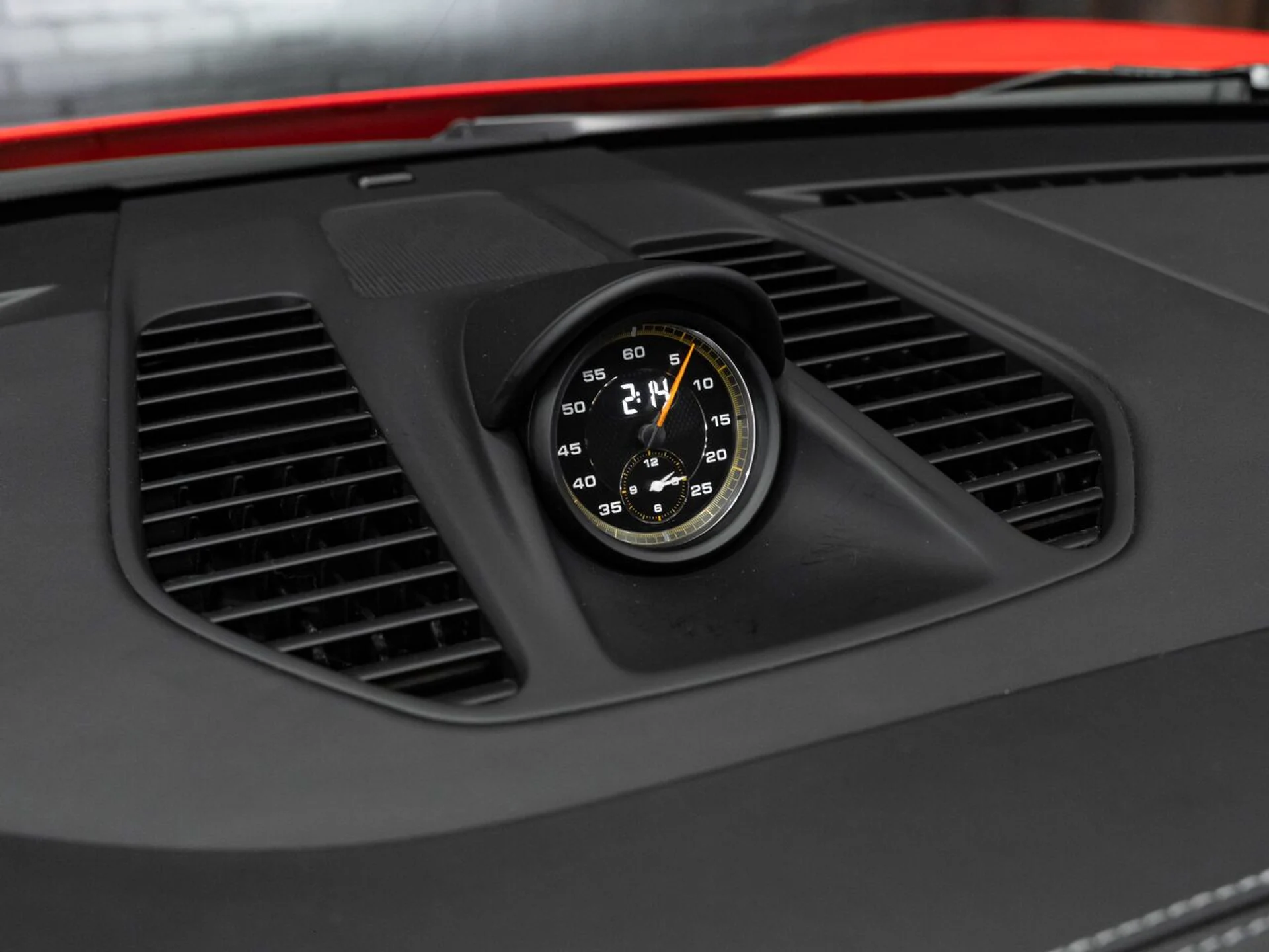 mph084_1348071877_porsche_911_2018_990d7c5861