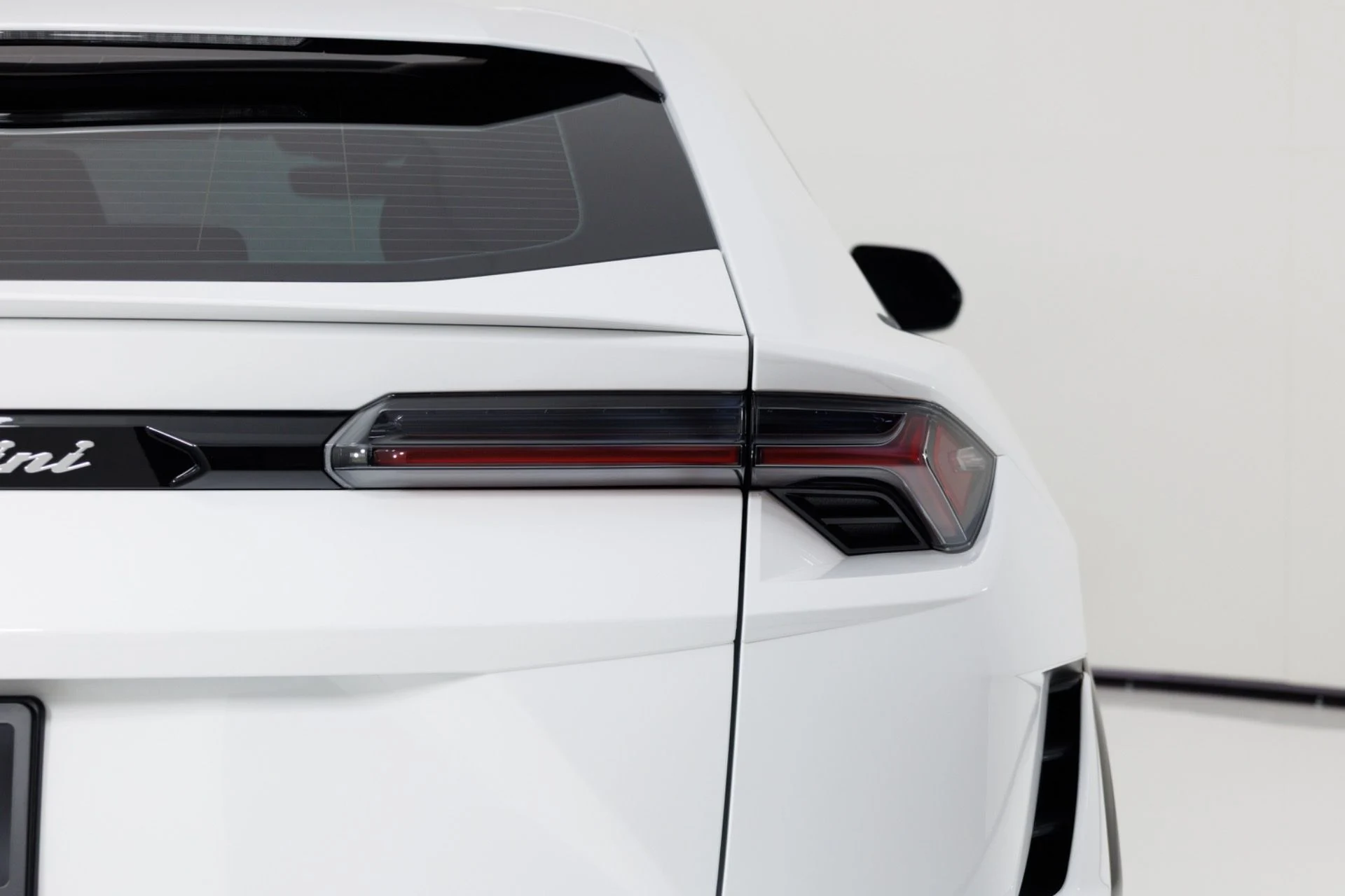 mph084_1455164360_Used_2024_Lamborghini_Urus_S_1788297644_aba70e4472