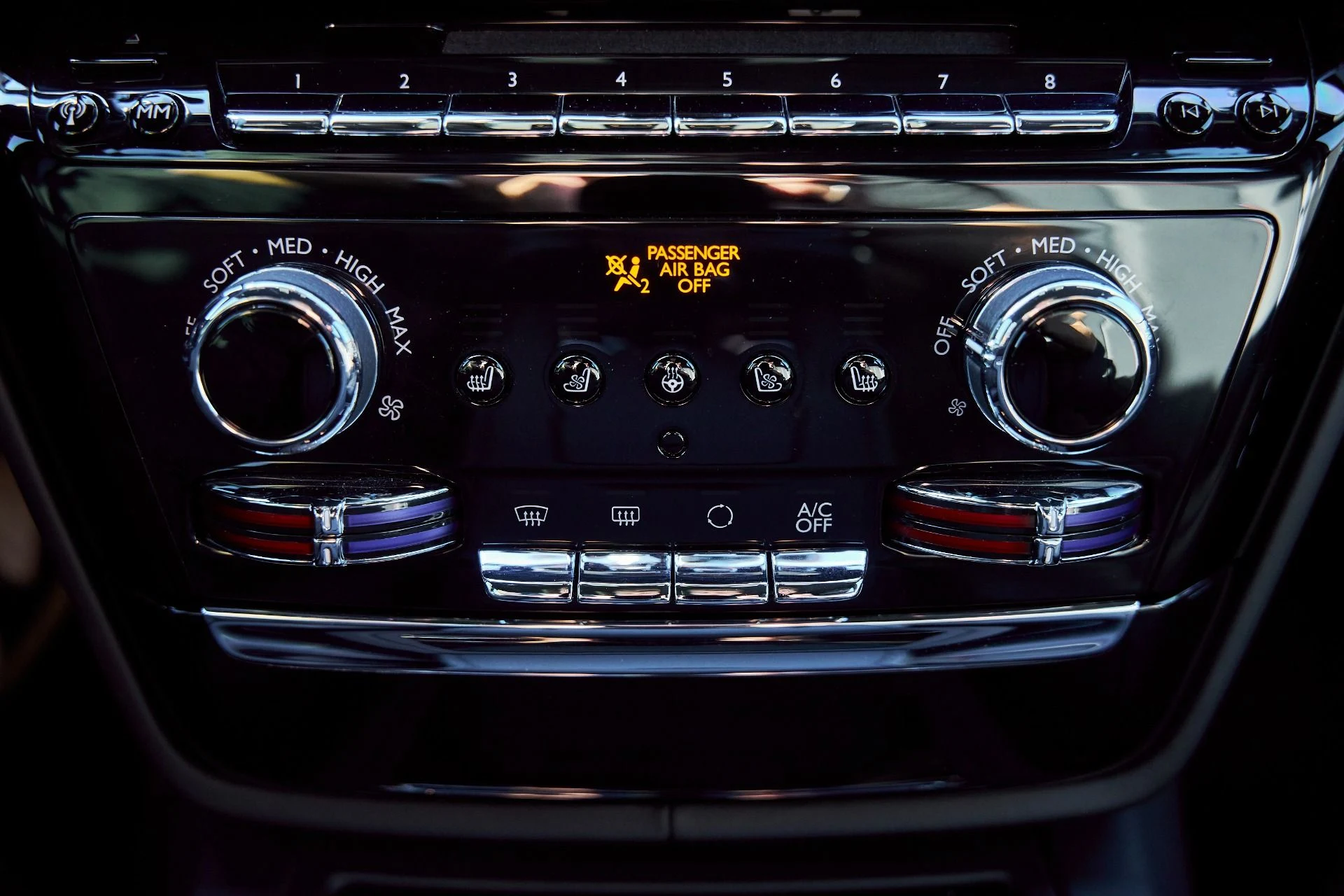 mph084_152909808_Used_2024_Rolls_Royce_Phantom_Base_1770700181_e42b2ce310