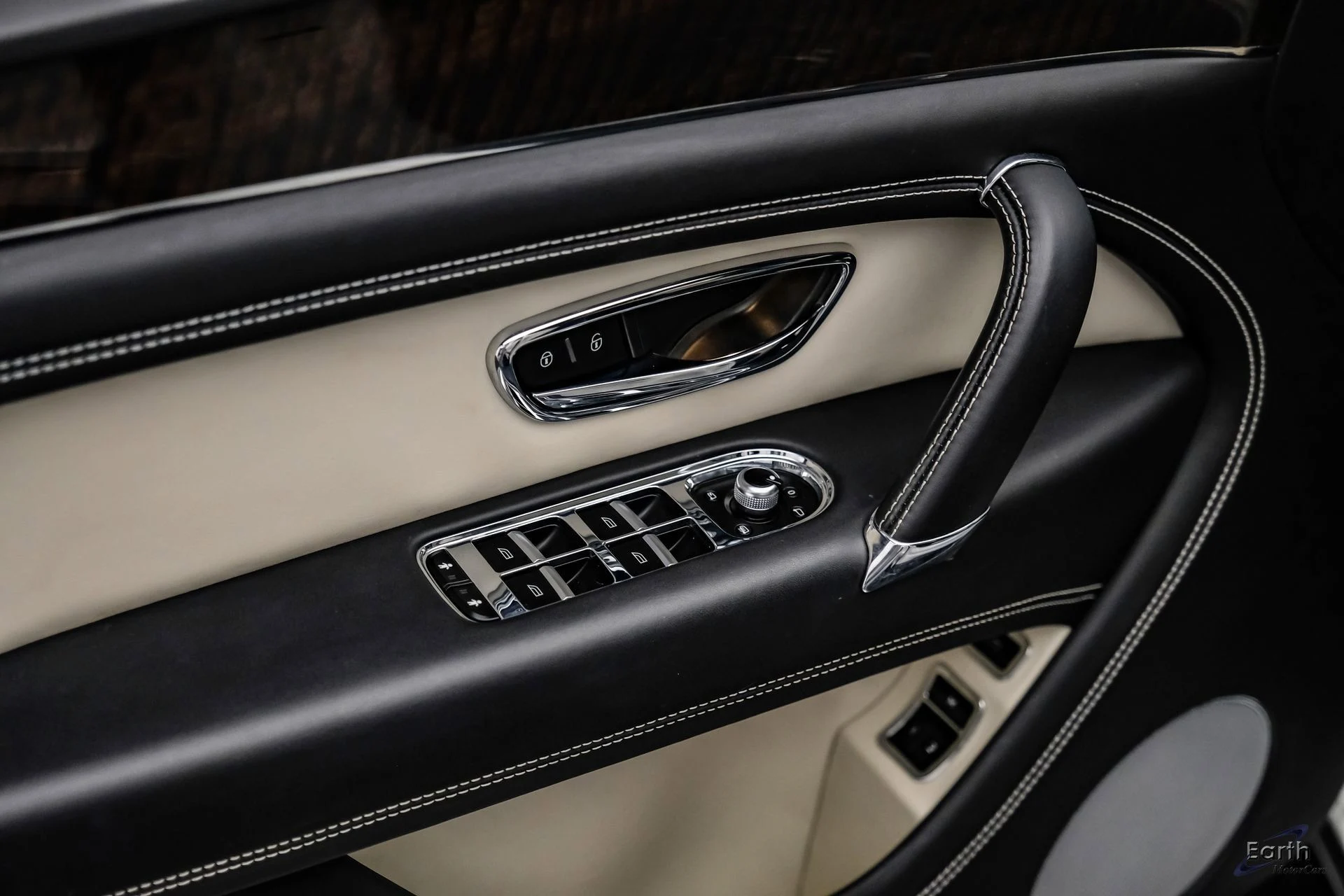 mph084_158897399_e4b37bf4921f7e0058c58e008522310bx_bfca0e1d03