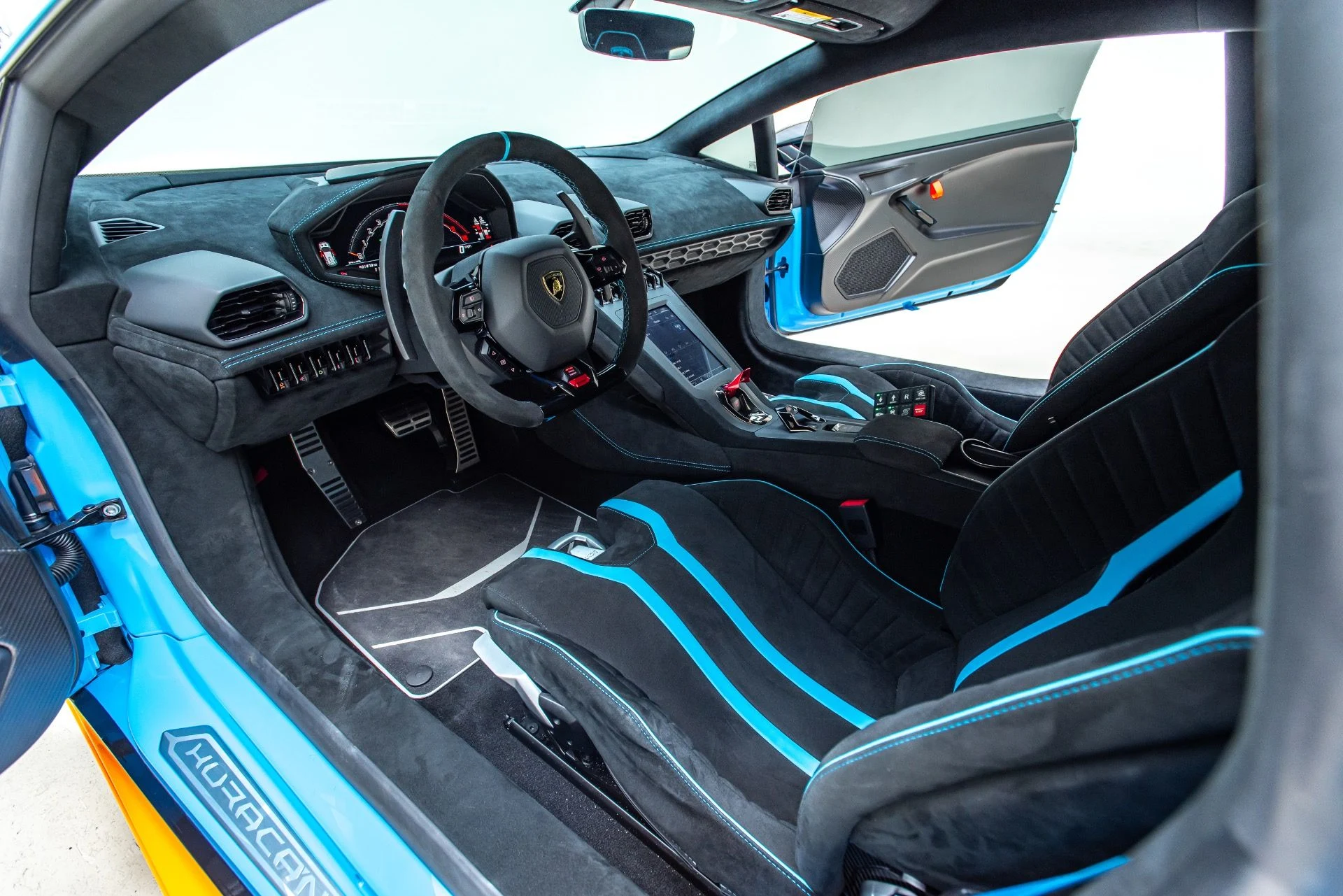 mph084_1609244247_Used_2024_Lamborghini_Huracan_STO_Alpha_10_Twin_Turbo_1786644399_b7a82683eb