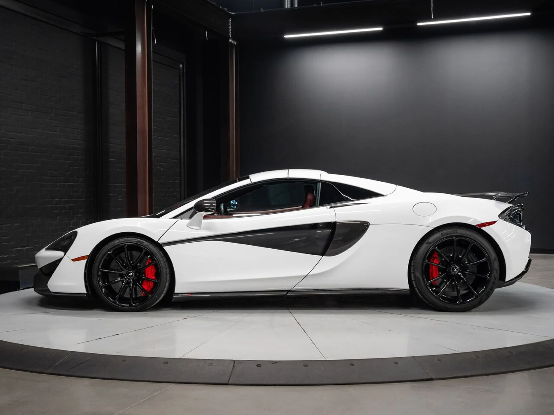 mph084_169885514_mclaren_570s_2019_6fa8956ba9