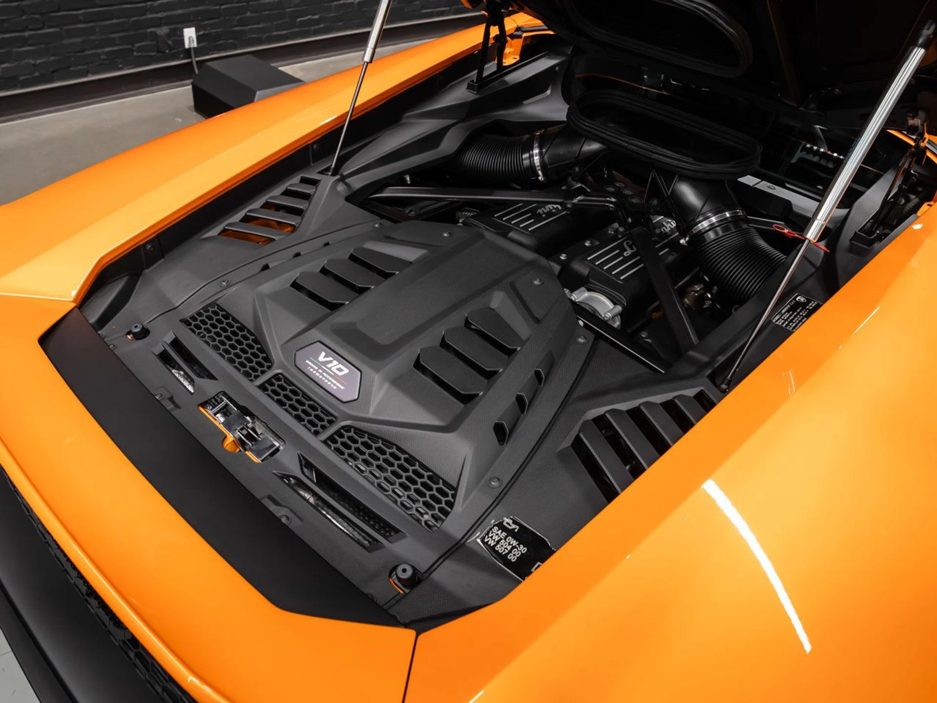 mph084_1737486543_lamborghini_huracan_2023_9c72ad5c41