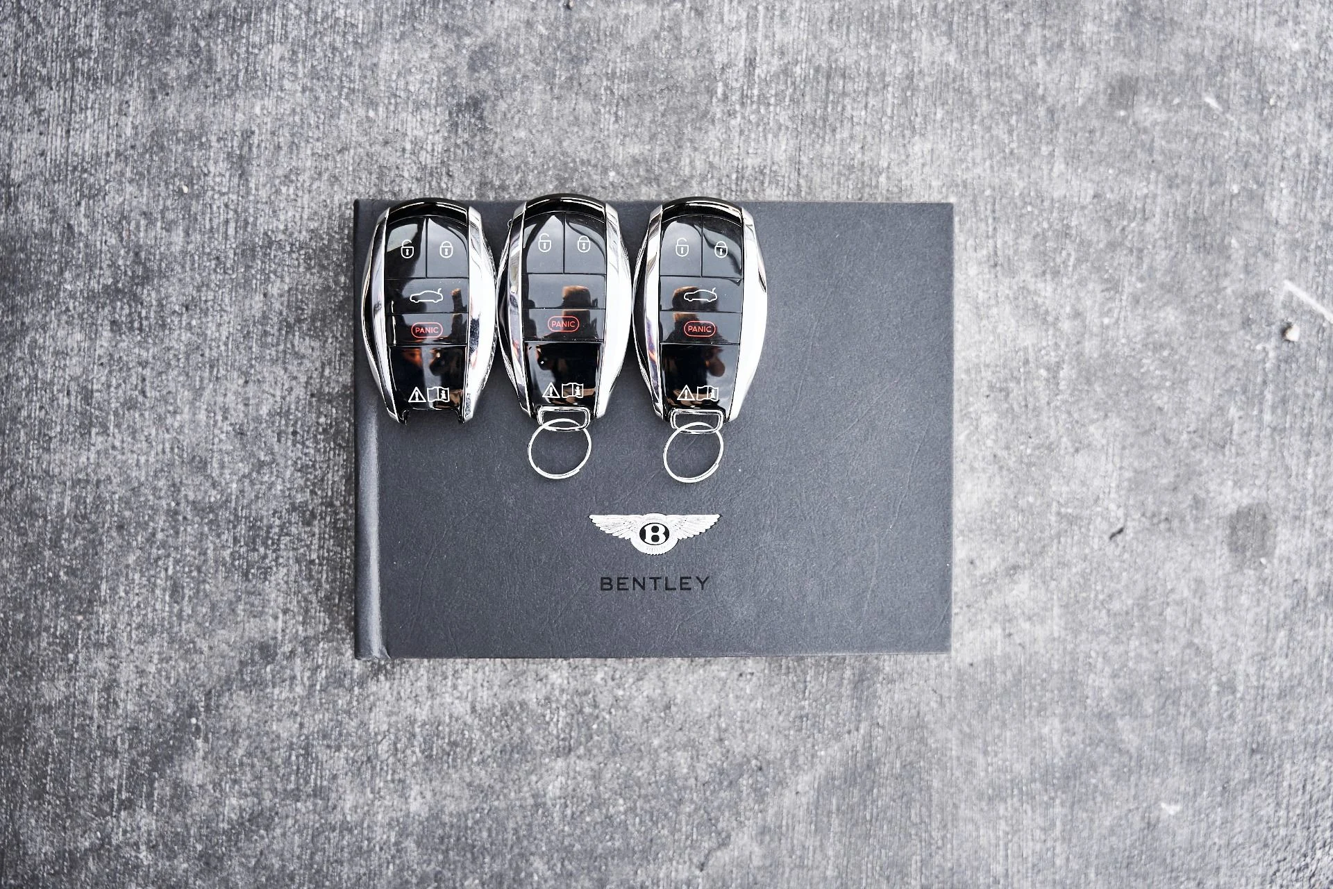 mph084_1825942497_Used_2026_Bentley_Flying_Spur_V8_1775613396_b9d64976d5