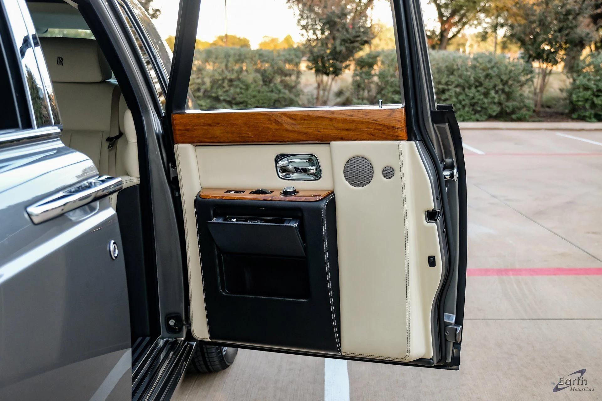 mph084_1934027934_a125e3137d4156aca981c3fedb8b8792x_805d43f2f2