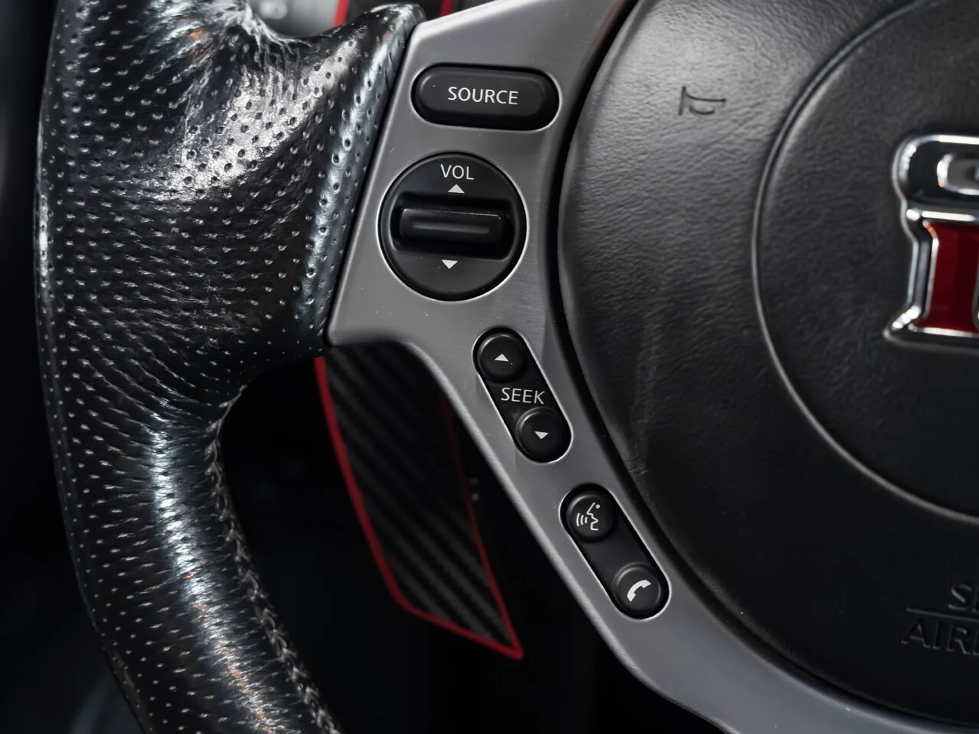 mph084_220582621_nissan_gt_r_2009_cdbe0a41f5