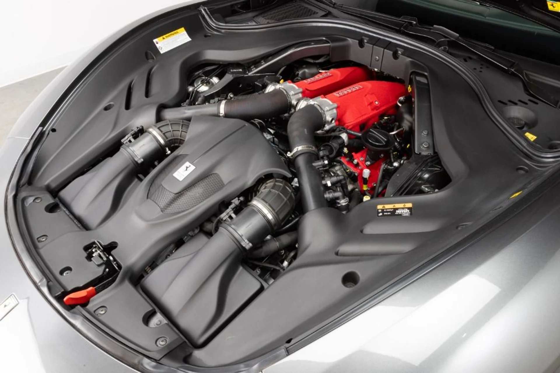 mph084_221482200_Used_2024_Ferrari_Roma_Spider_471f038576