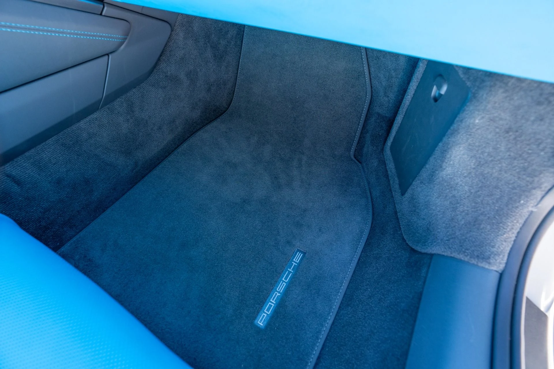 mph084_2262801134_Used_2024_Porsche_911_Turbo_S_1773855364_4708807377