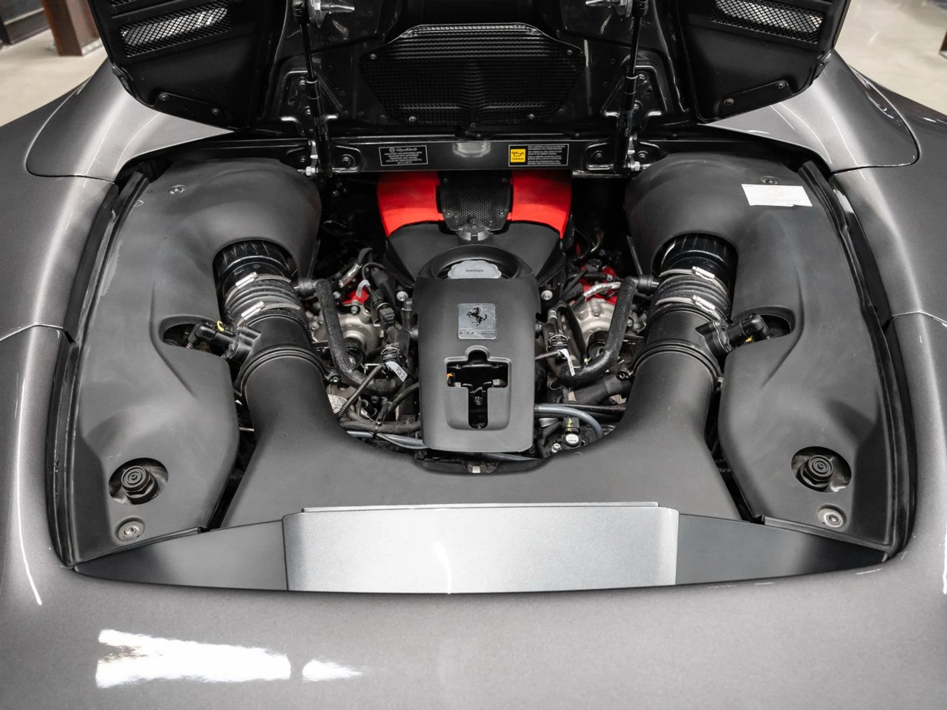 mph084_2289640528_ferrari_f8_spider_2021_4cd83d8bcf