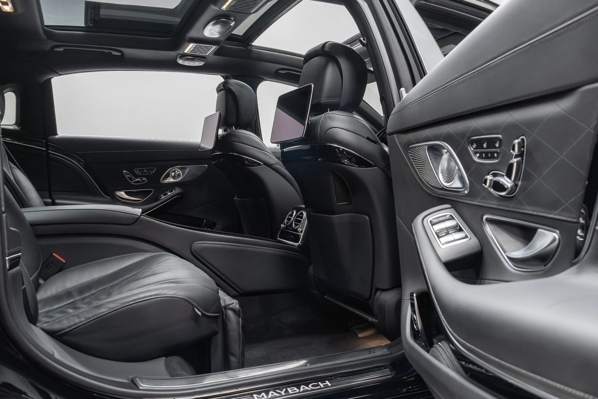 mph084_2303585874_Used_2019_Mercedes_Benz_S_Class_Maybach_S_650_1763220907_8440480058