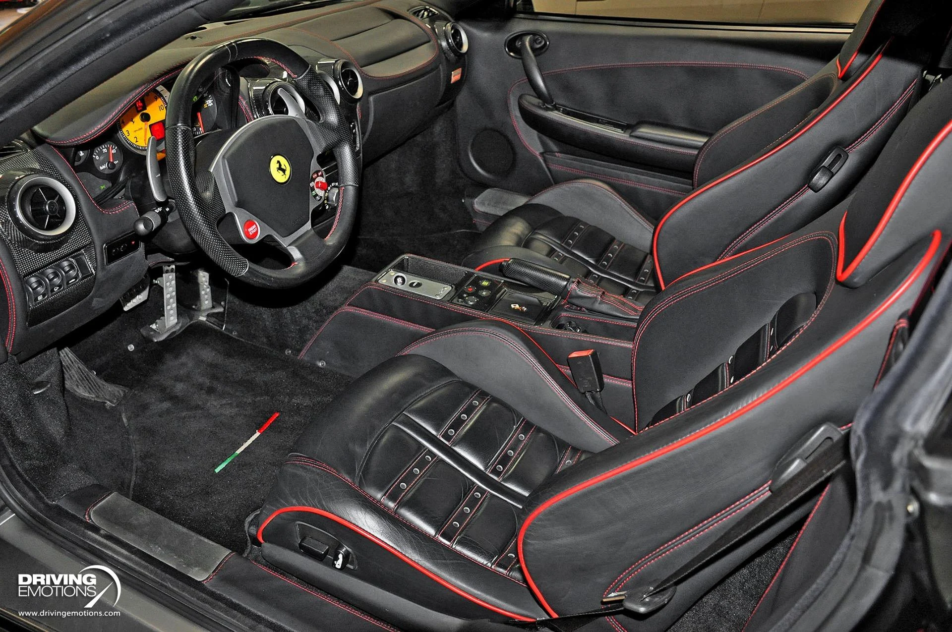 mph084_2346995649_885_p85_l_f35d01b870