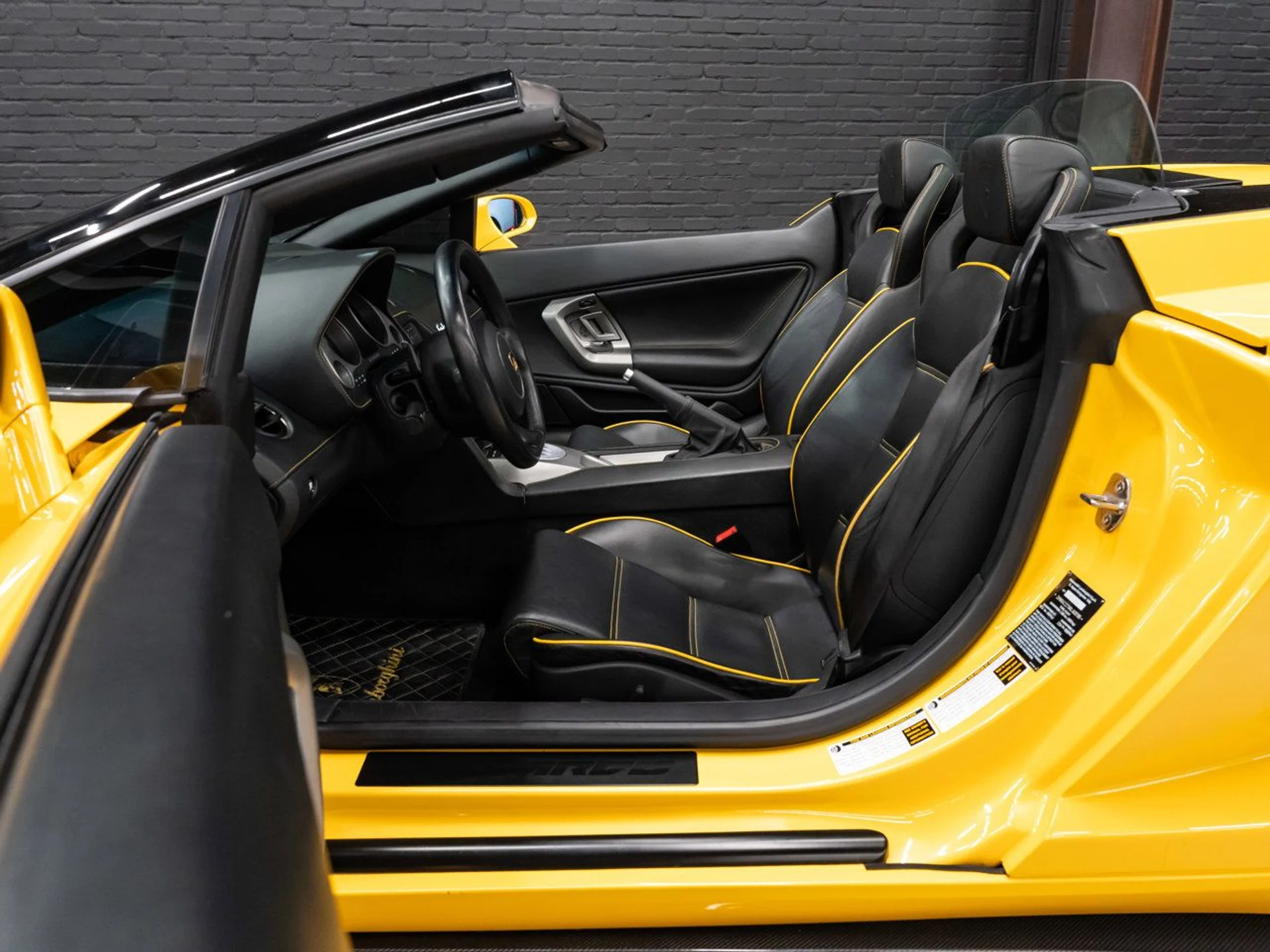 mph084_2374172342_lamborghini_gallardo_2006_e6577ee7fb