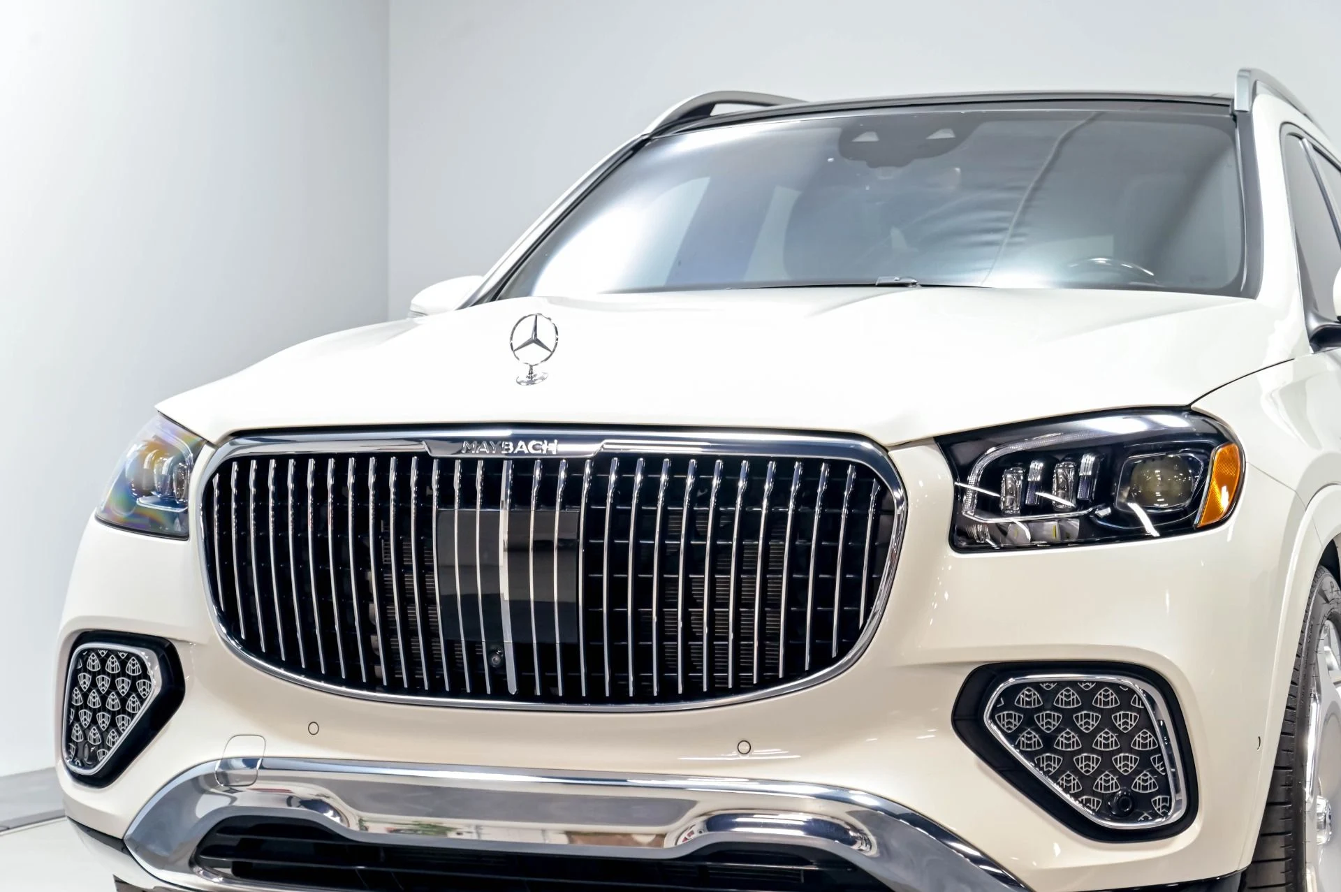 mph084_2435622225_Used_2024_Mercedes_Benz_GLS_Maybach_GLS_600_4_MATIC_1780345753_3fff53393e