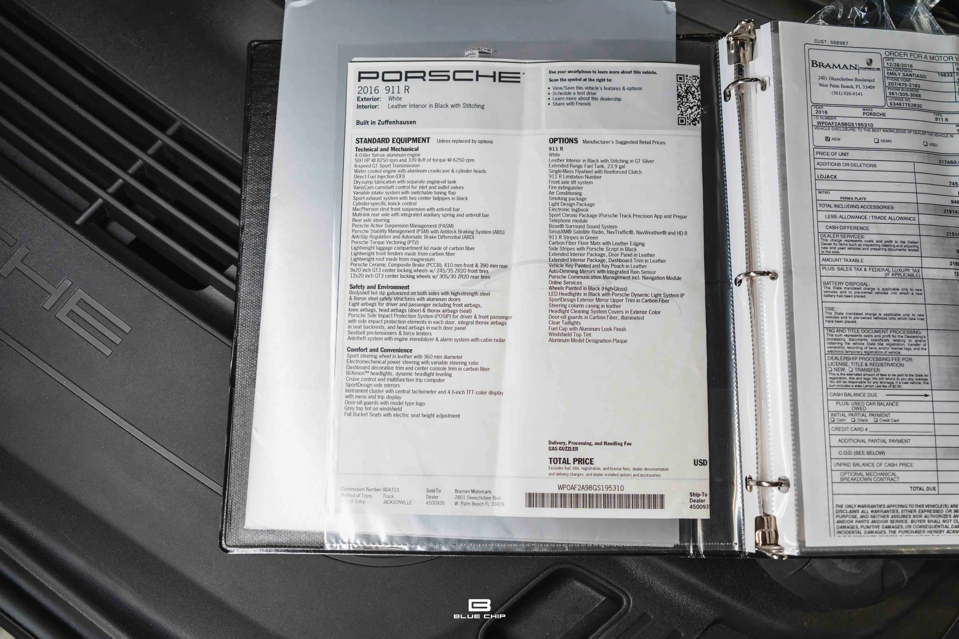 mph084_2560785224_69cc3c55dcea9a75b4d12e48_A7406550_a5ccf0f8cd